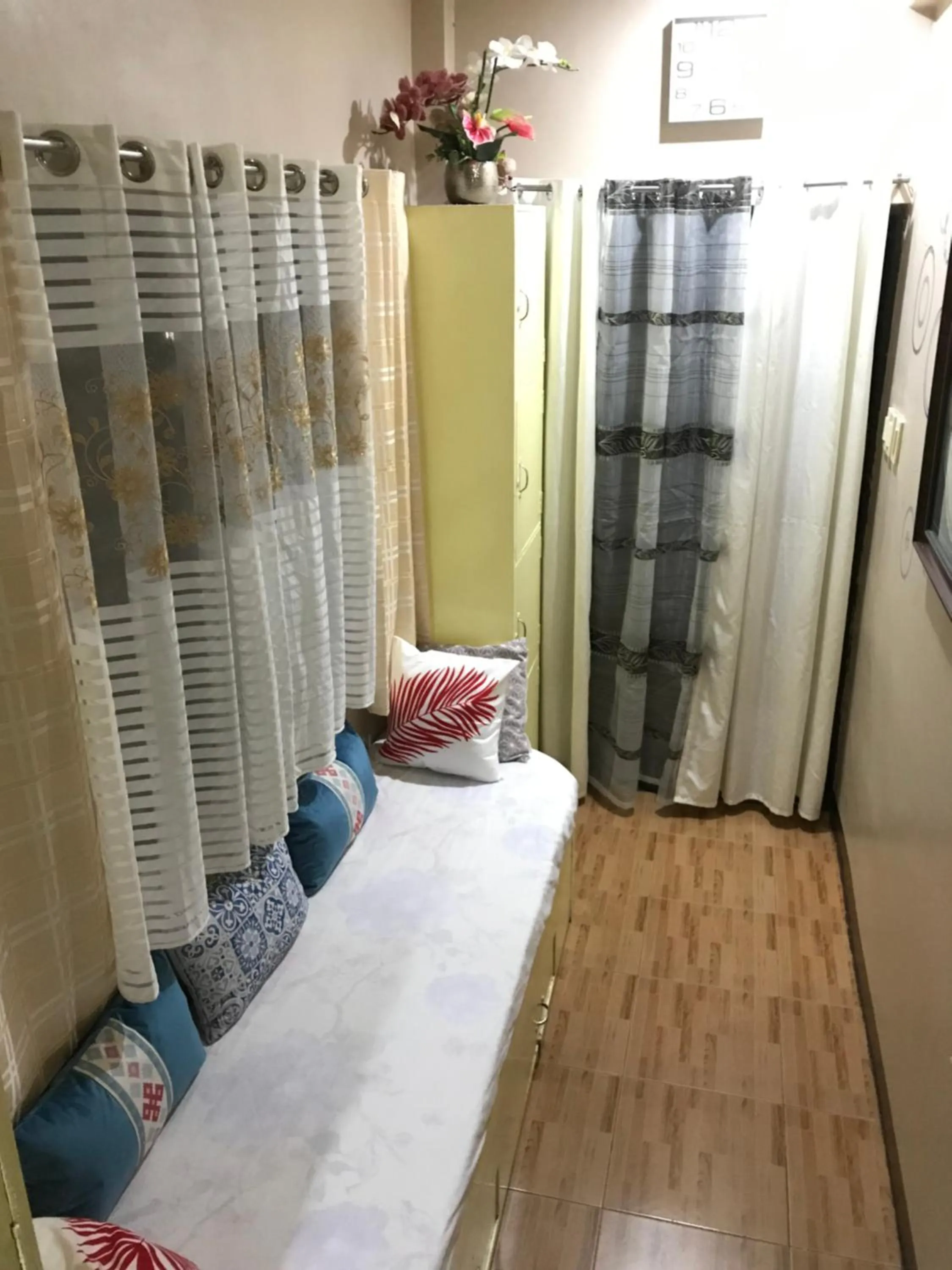 Living room, Bed in Palompon lodge