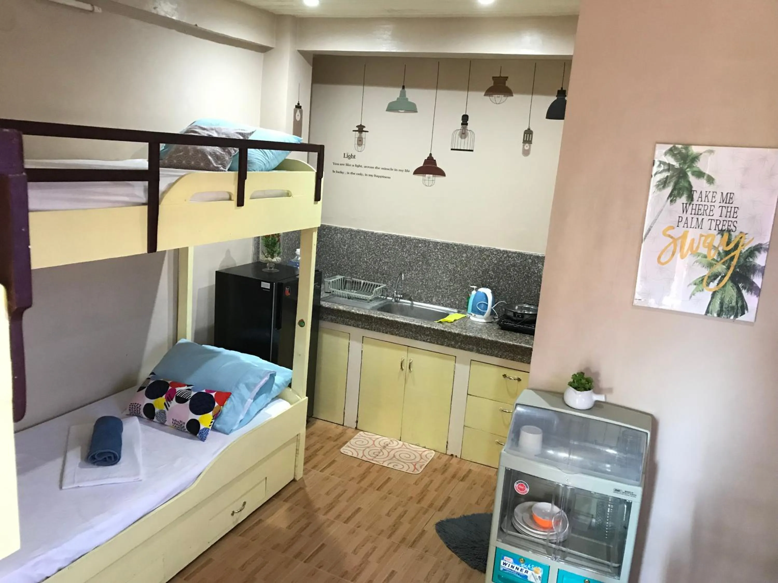 Kitchen or kitchenette in Palompon lodge