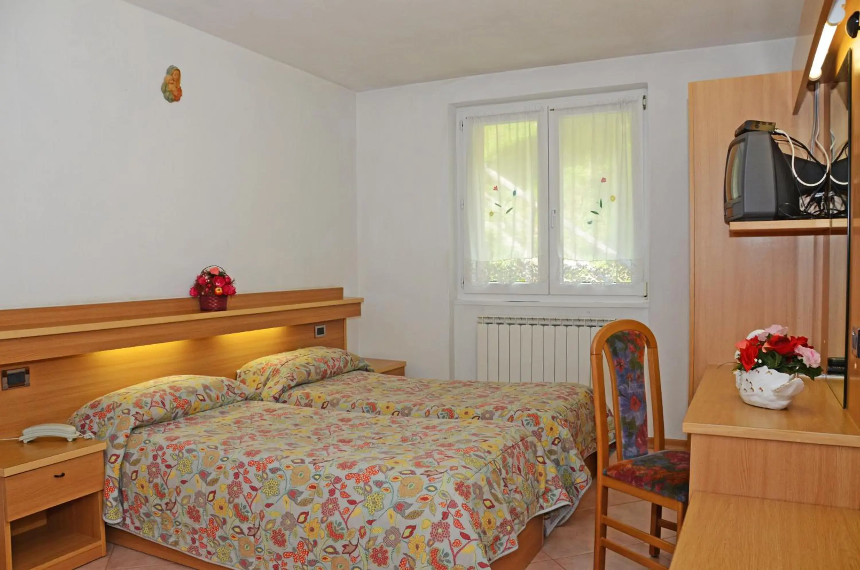 Standard Double or Twin Room in Hotel La Roccia Standard Double or Twin Room in Hotel La Roccia