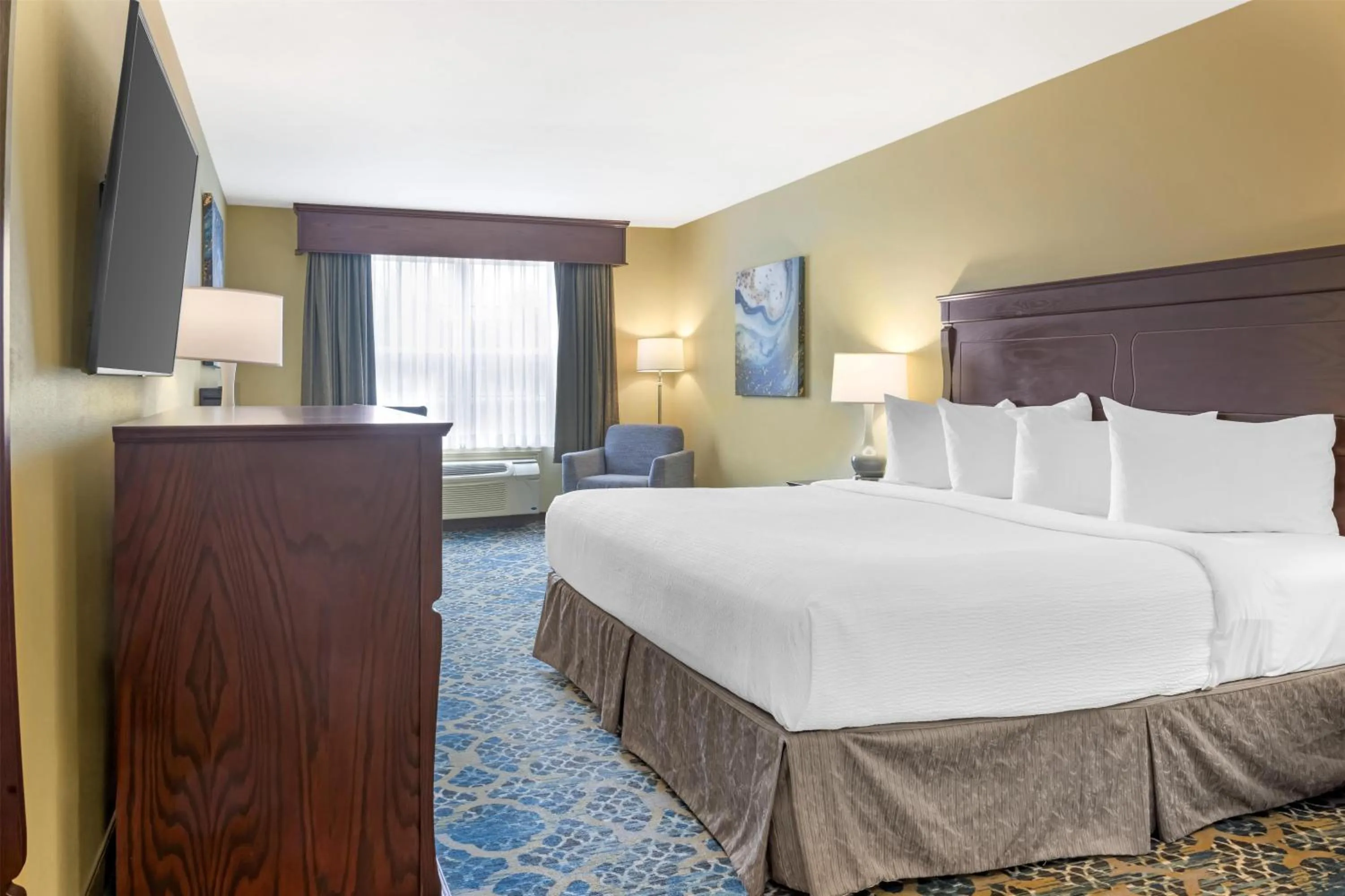 Bedroom, Bed in Best Western Plus Grand-Sault Hotel & Suites