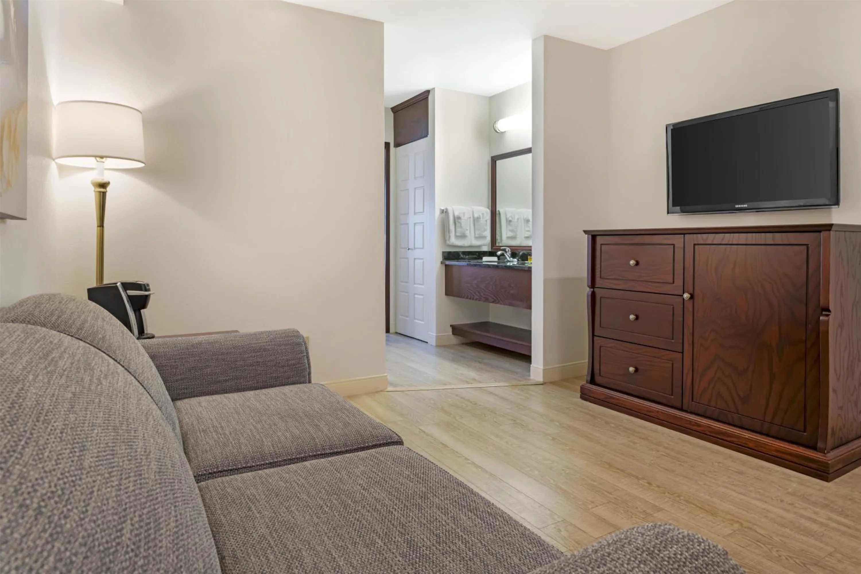 Bedroom in Best Western Plus Grand-Sault Hotel & Suites