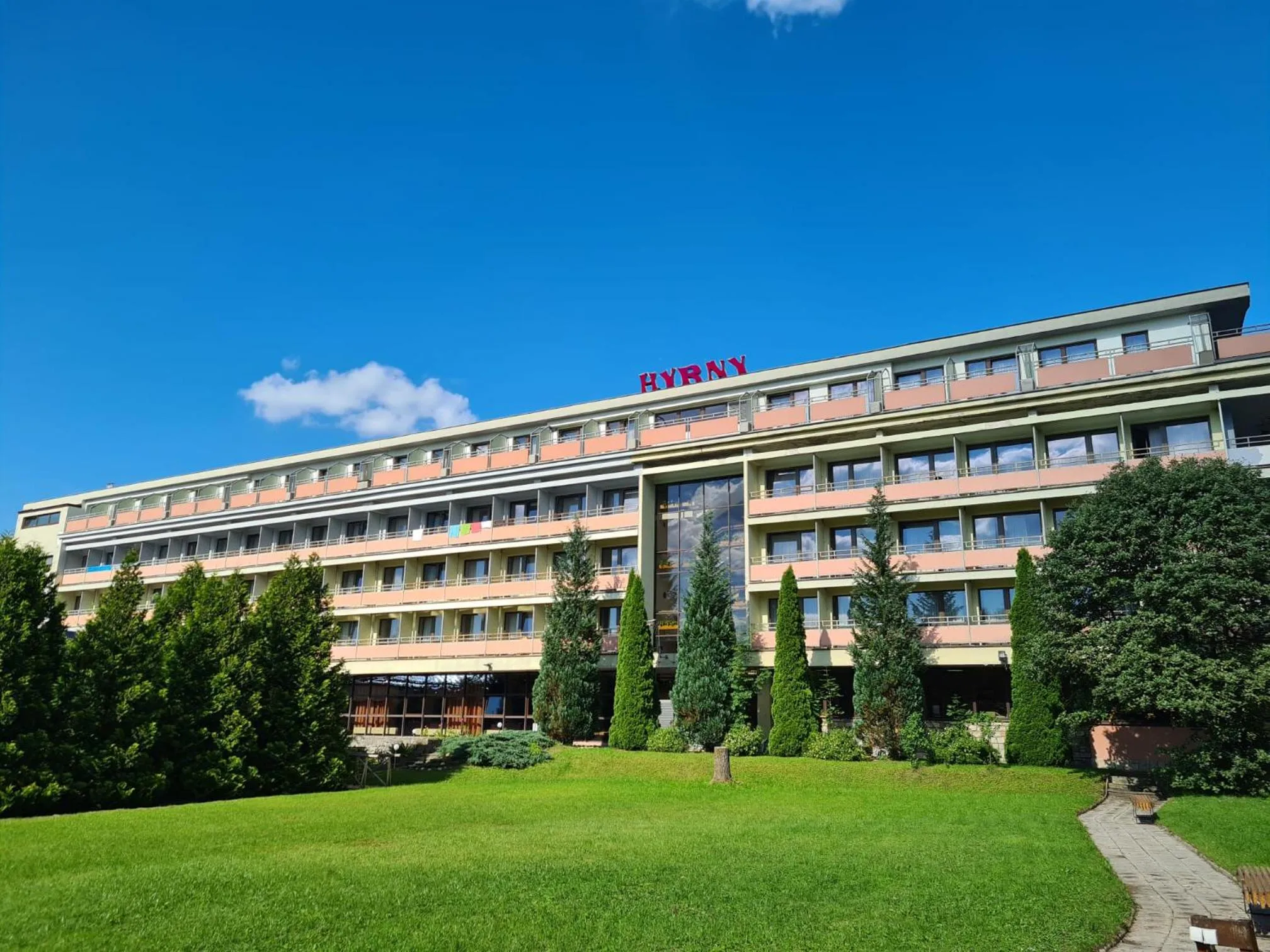 Property building in Hyrny