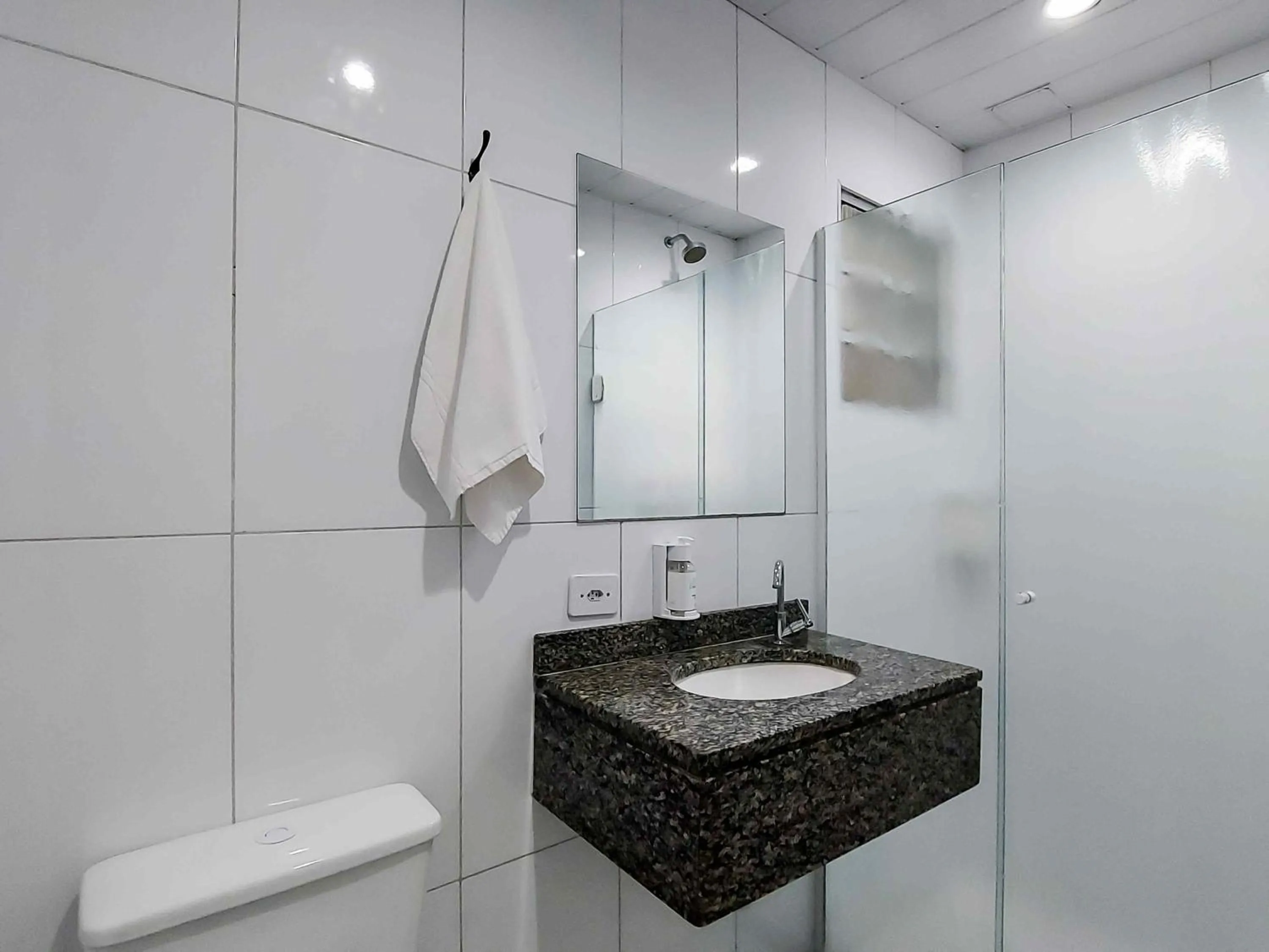 Bathroom in Calamares Hotel São Caetano