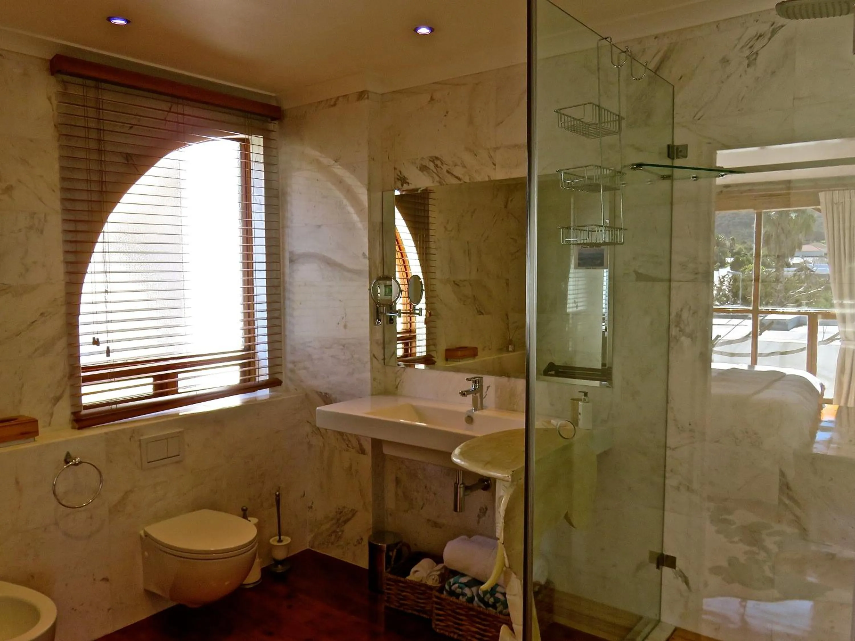 Toilet in Boutique@10