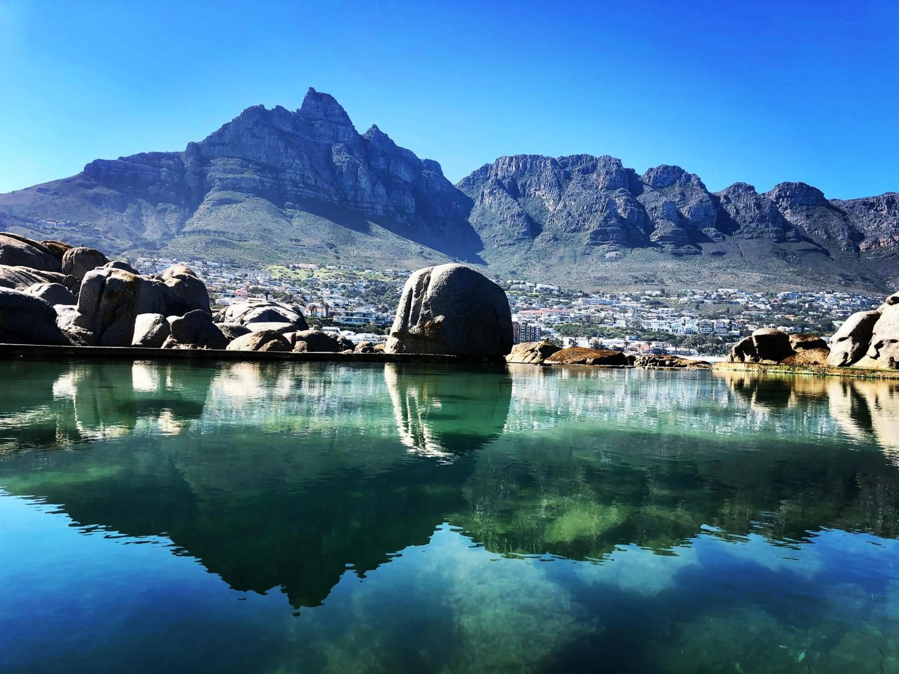 Neighbourhood in Boutique@10