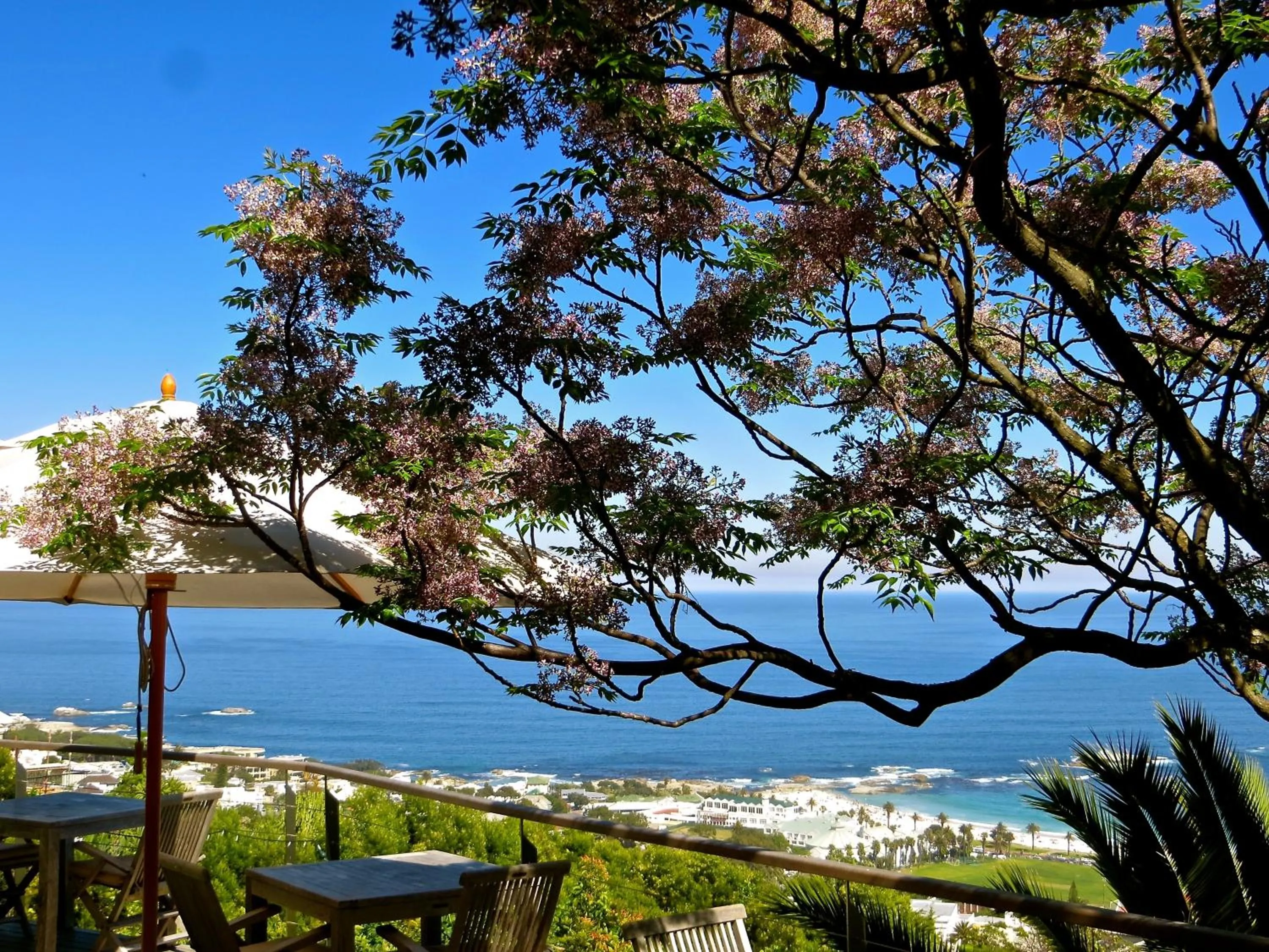 Patio in Boutique@10