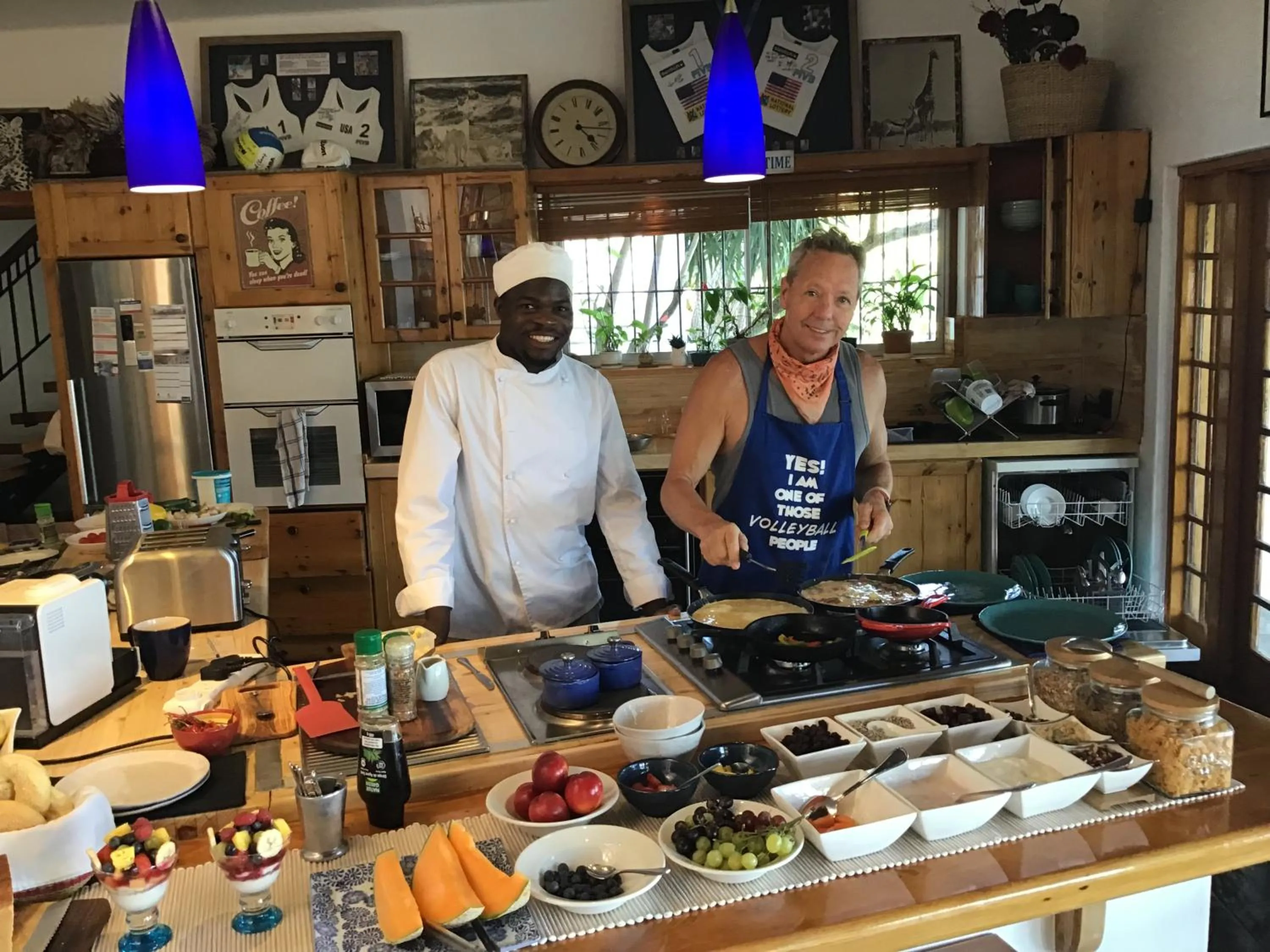 Staff in Boutique@10