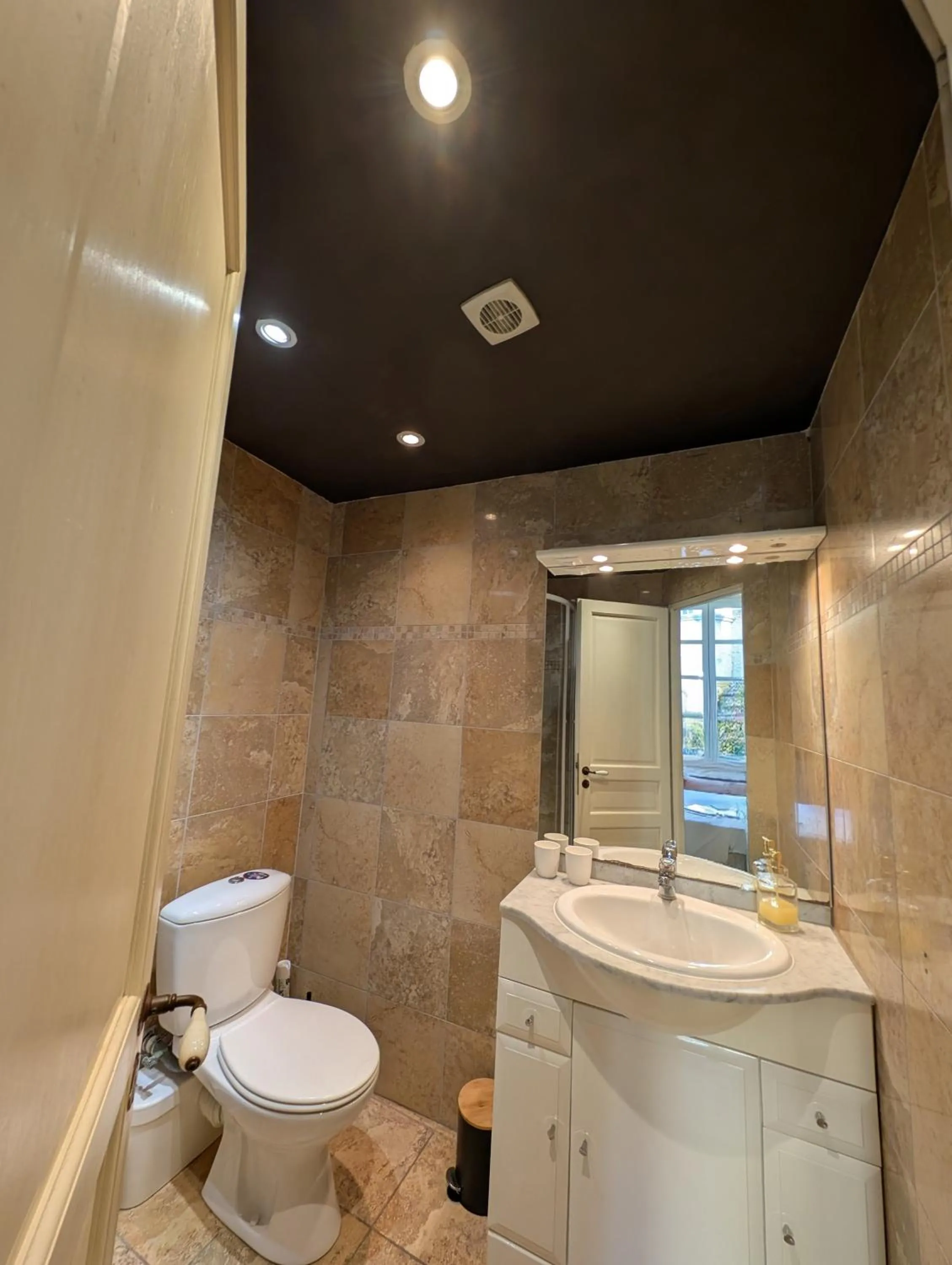 Bathroom in La Lanterne Chambres d'Hotes