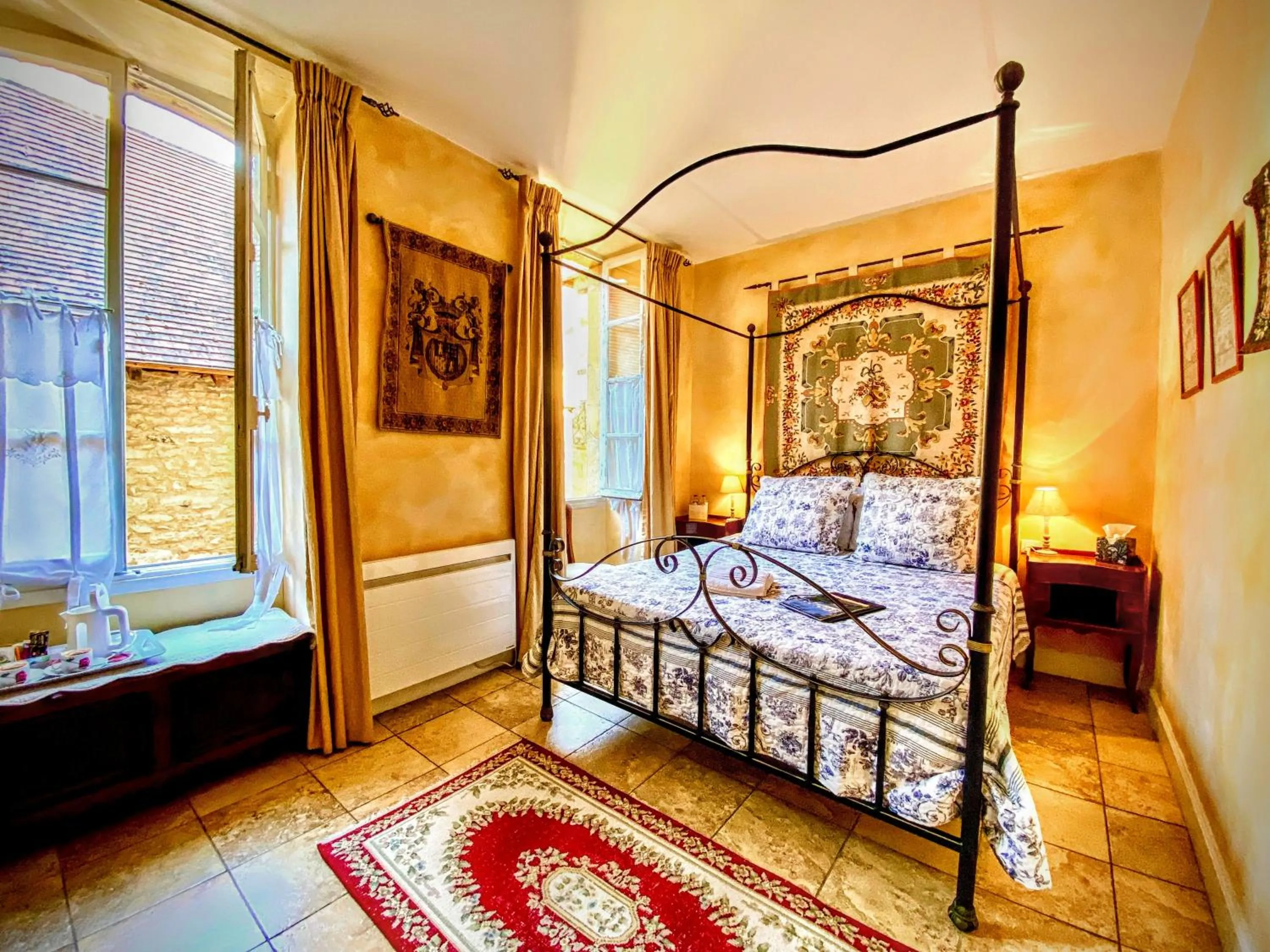 Bed in La Lanterne Chambres d'Hotes