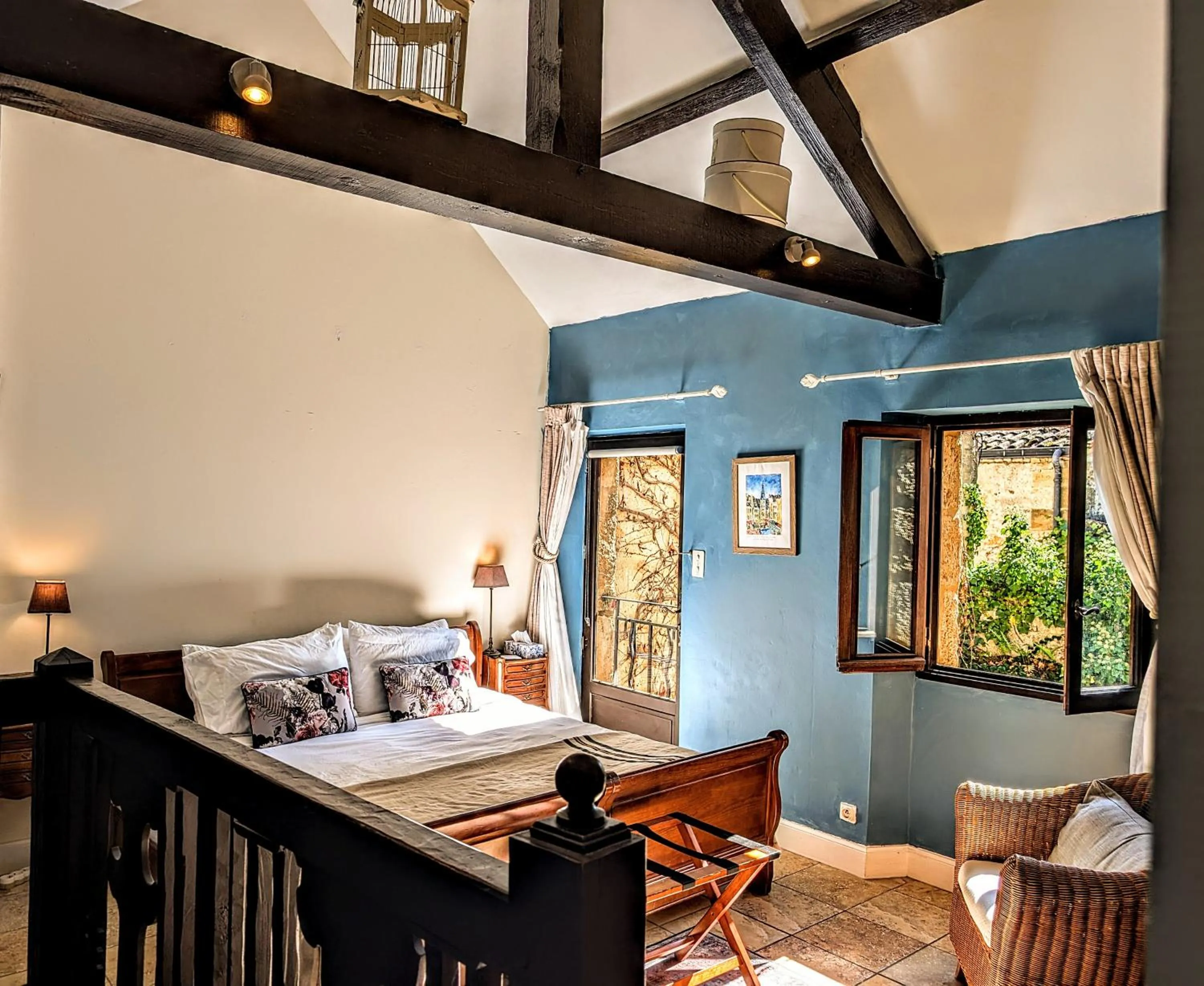 Bed in La Lanterne Chambres d'Hotes