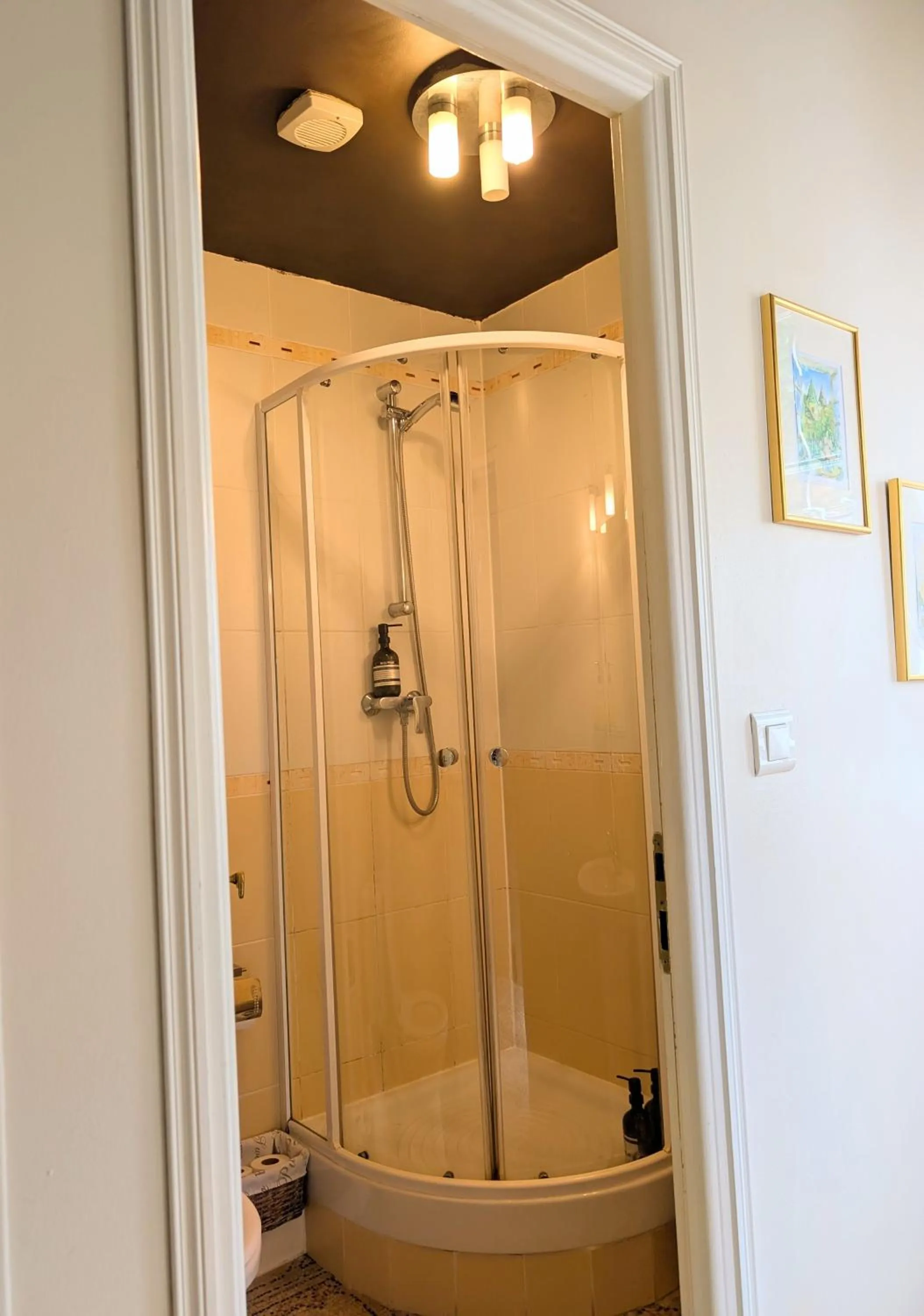 Bathroom in La Lanterne Chambres d'Hotes