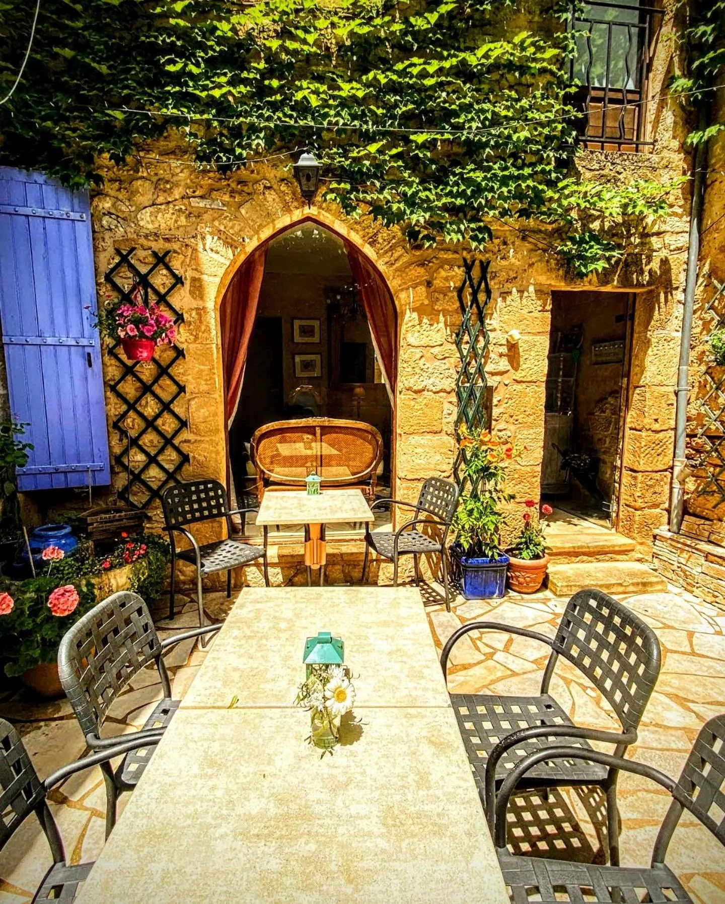 Property building in La Lanterne Chambres d'Hotes