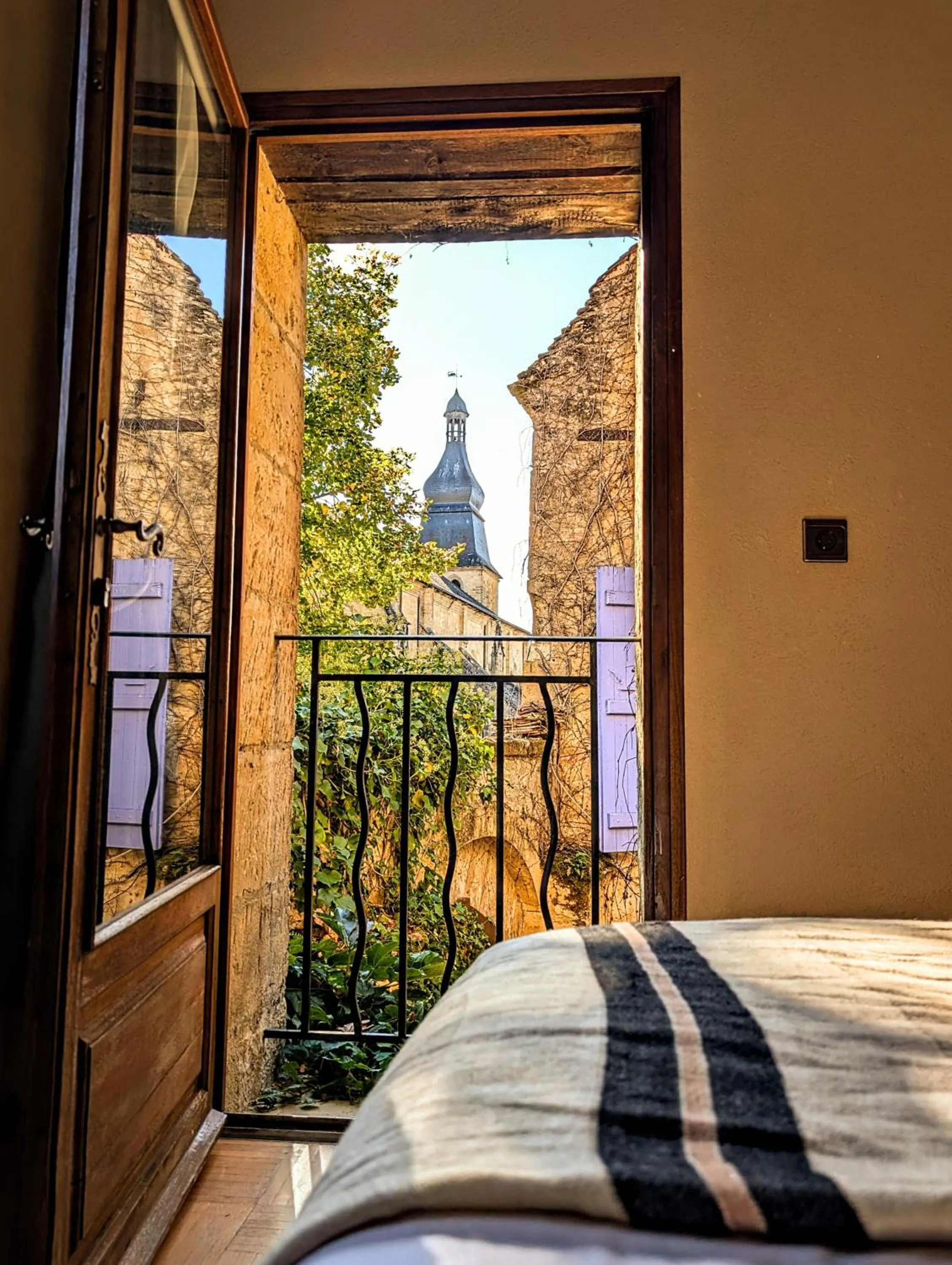 View (from property/room), Bed in La Lanterne Chambres d'Hotes