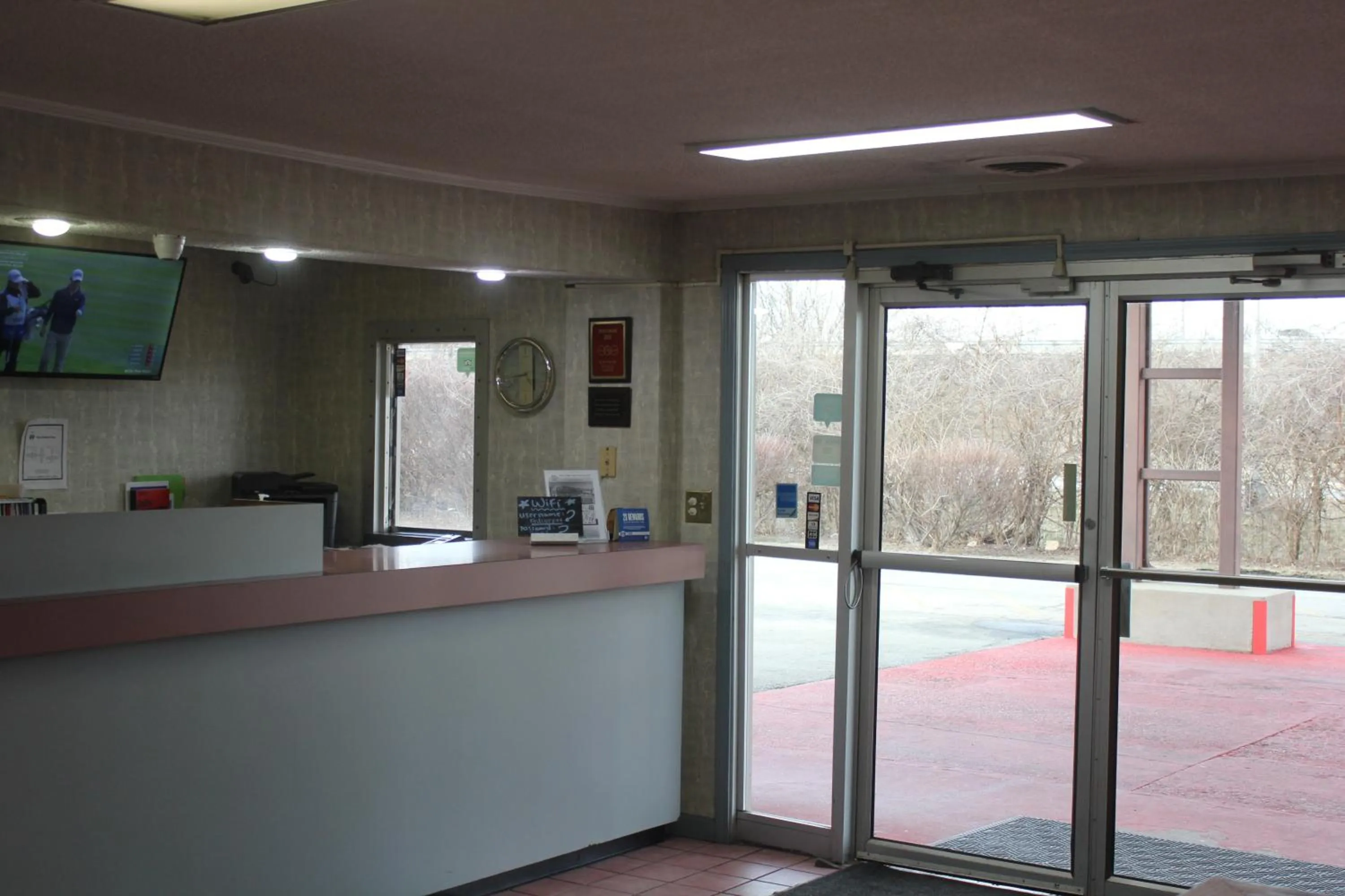 Lobby or reception in Red Carpet Inn - Louisville