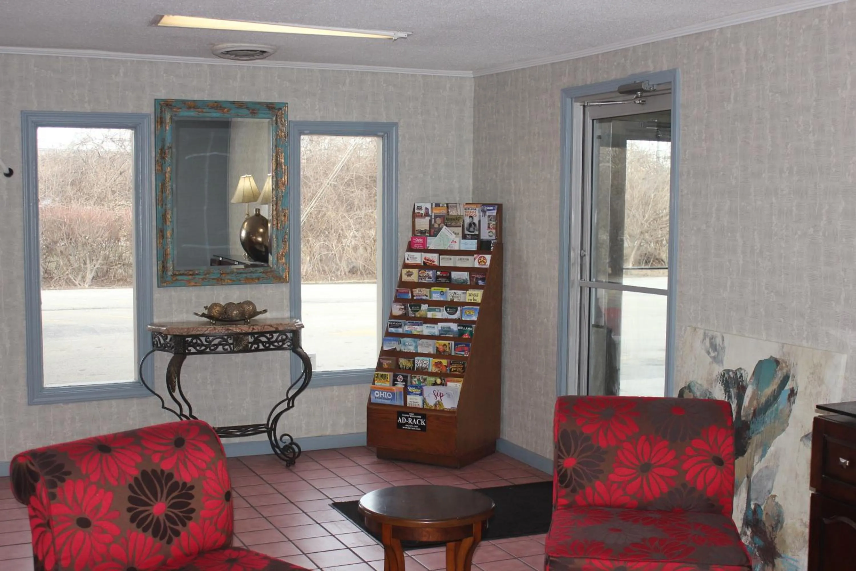 Lobby or reception in Red Carpet Inn - Louisville