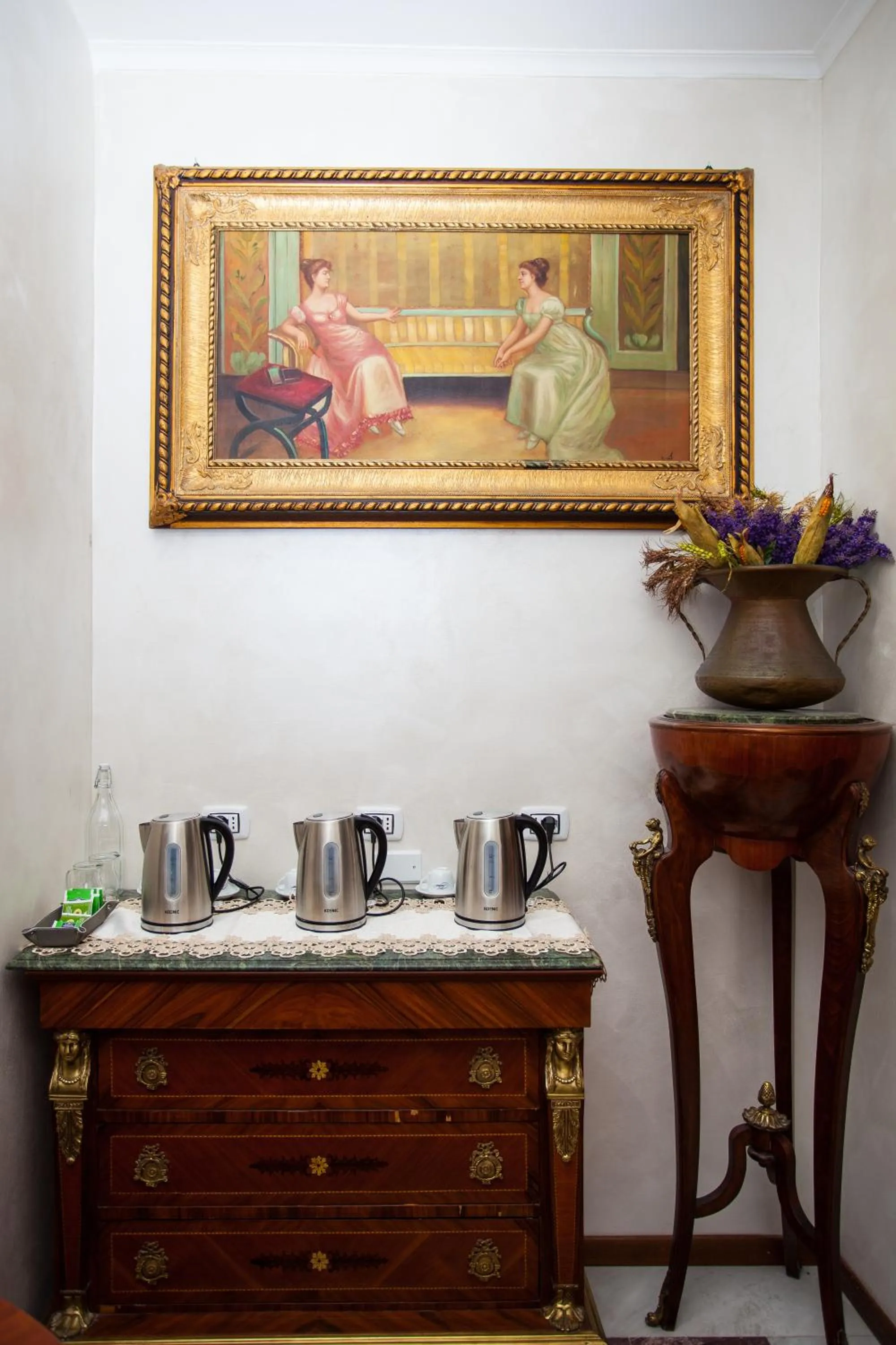 Communal lounge/ TV room in Casa Romana