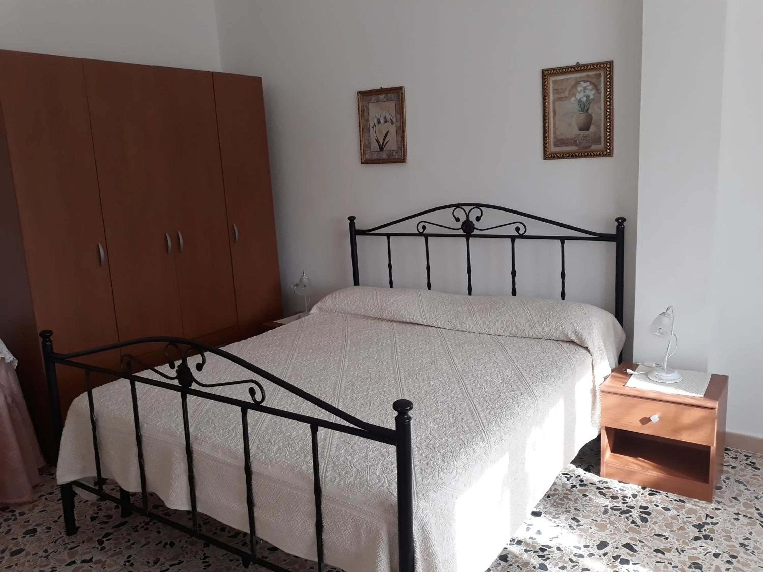 Bedroom in B&B Is Murdegus