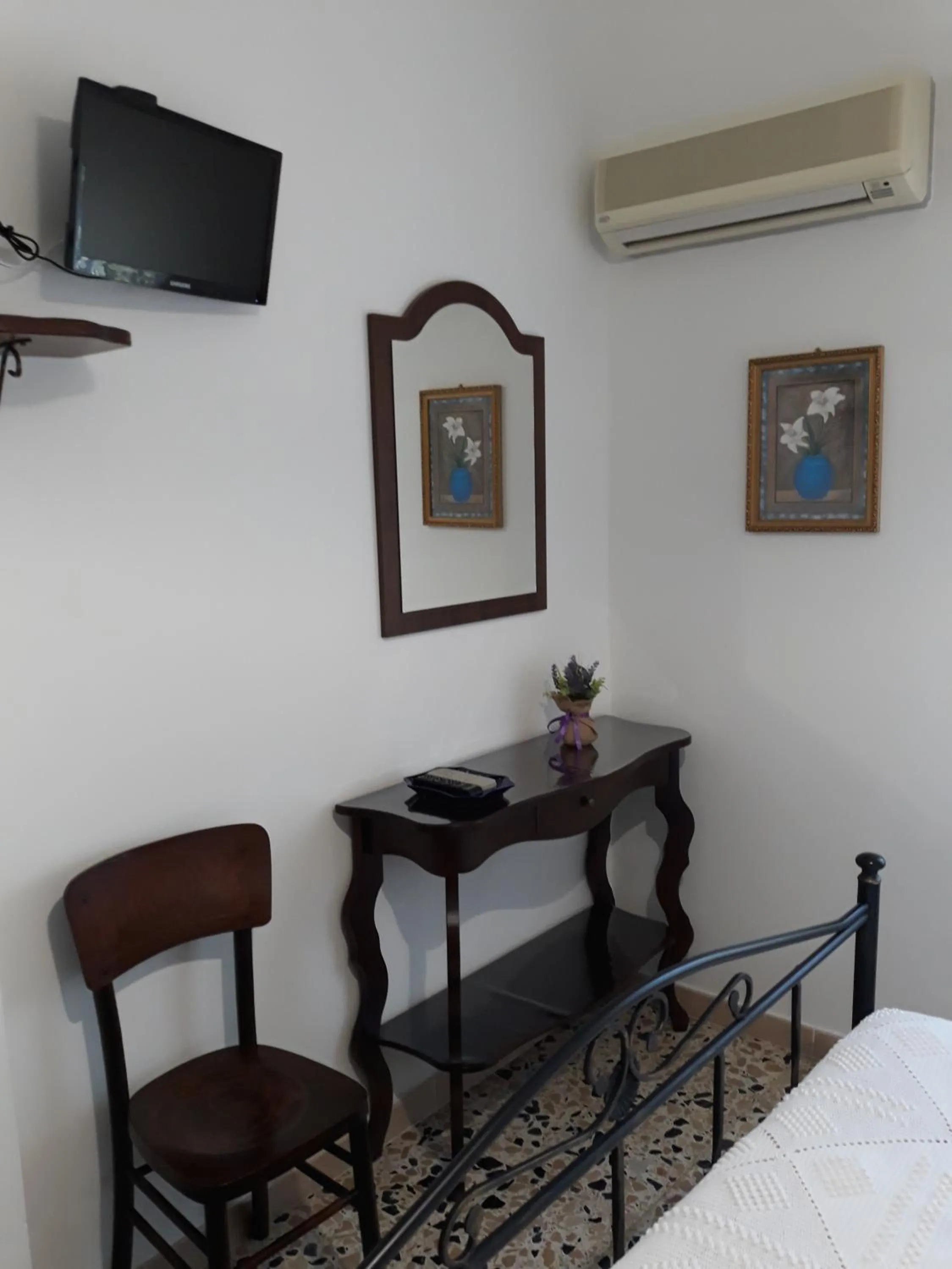 Bedroom in B&B Is Murdegus