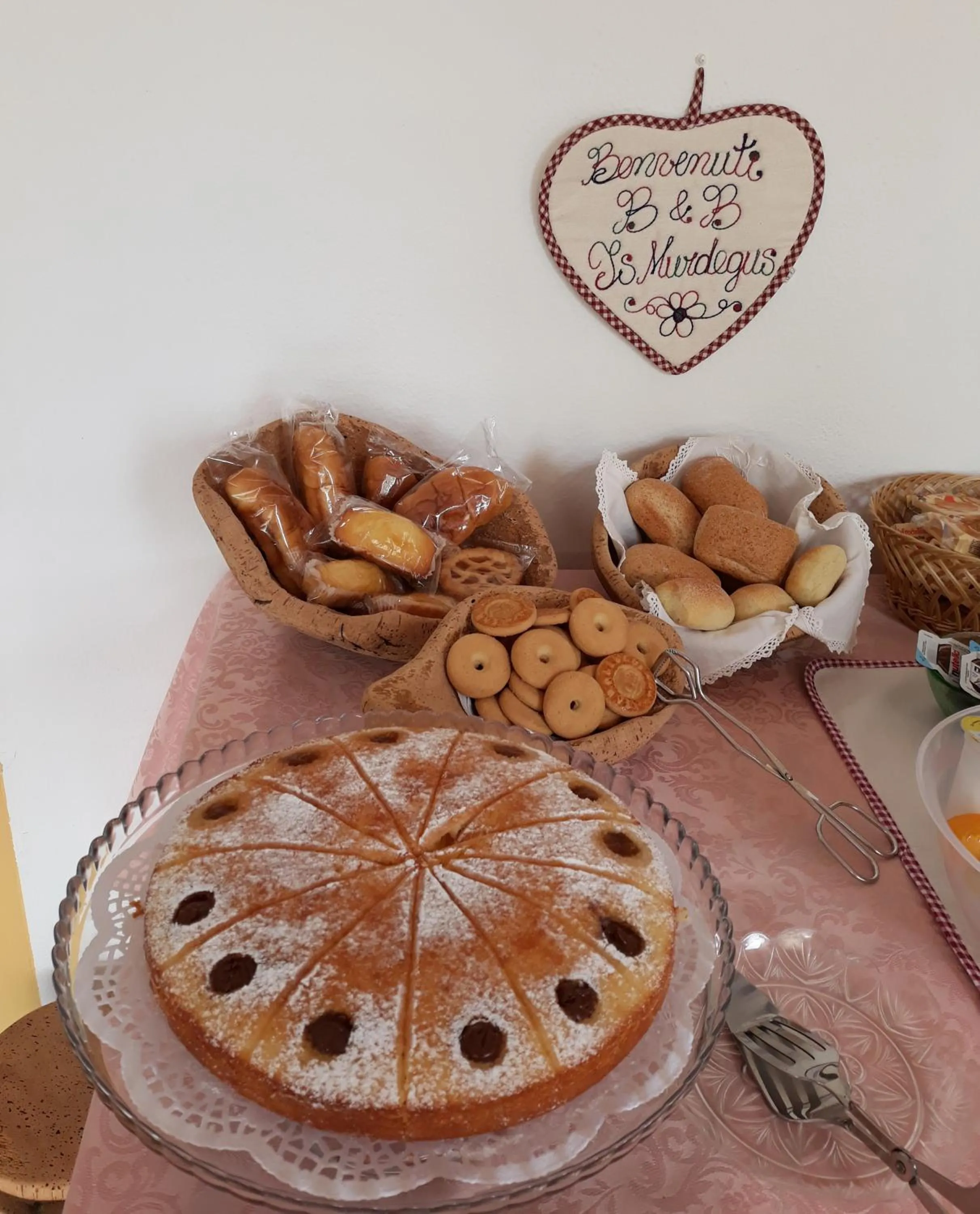 Italian breakfast in B&B Is Murdegus