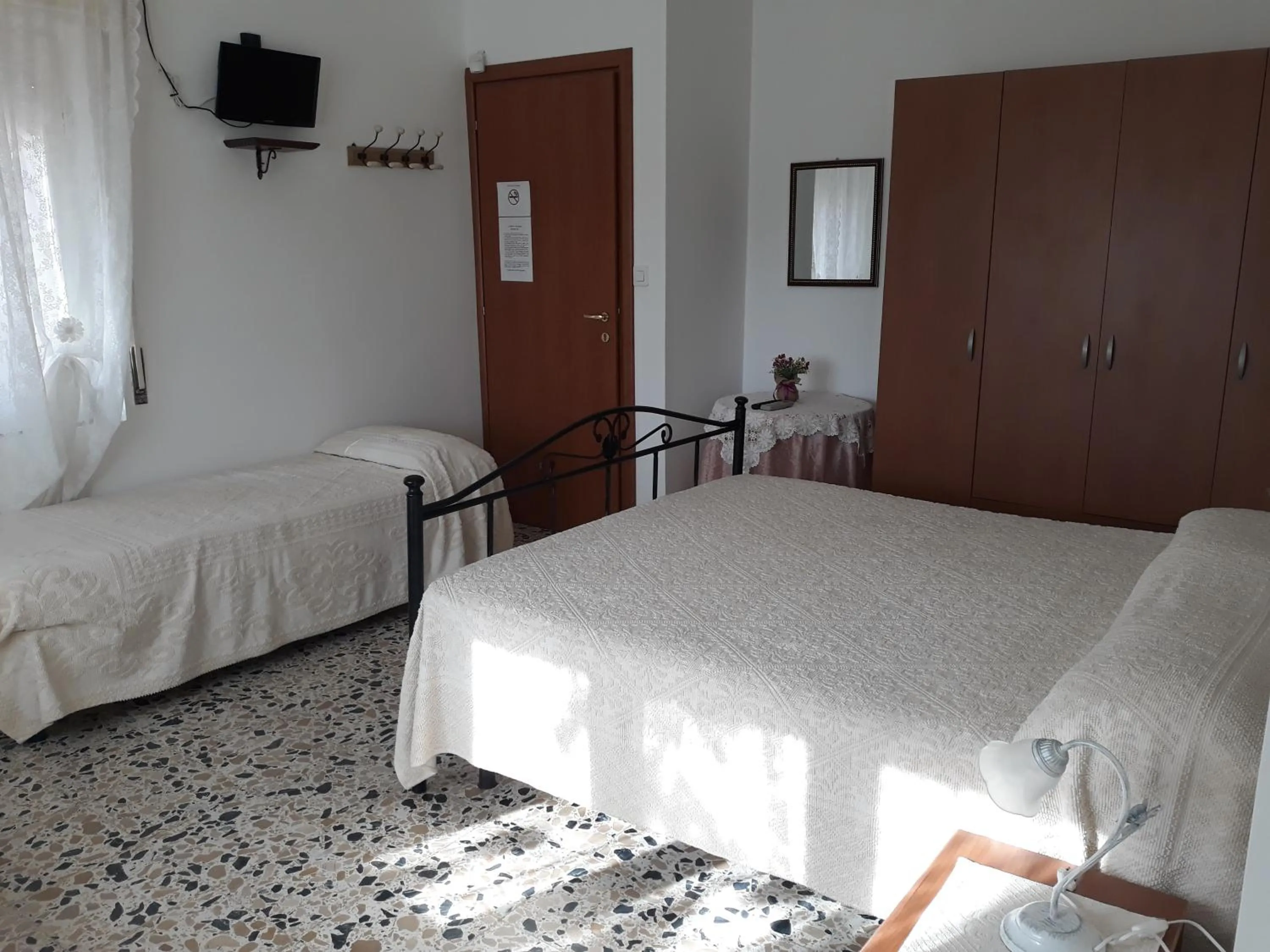 Bedroom in B&B Is Murdegus