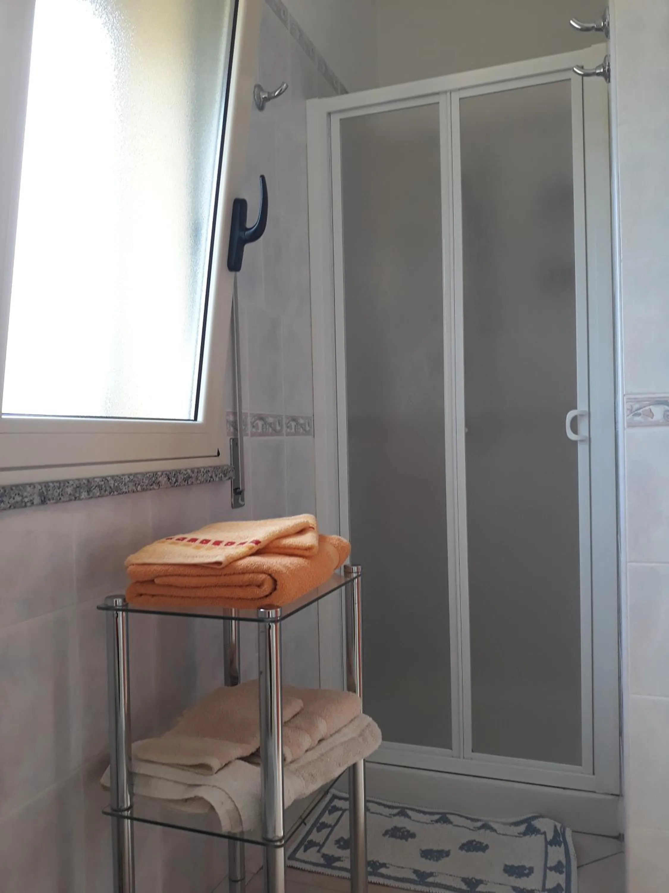 Bathroom in B&B Is Murdegus