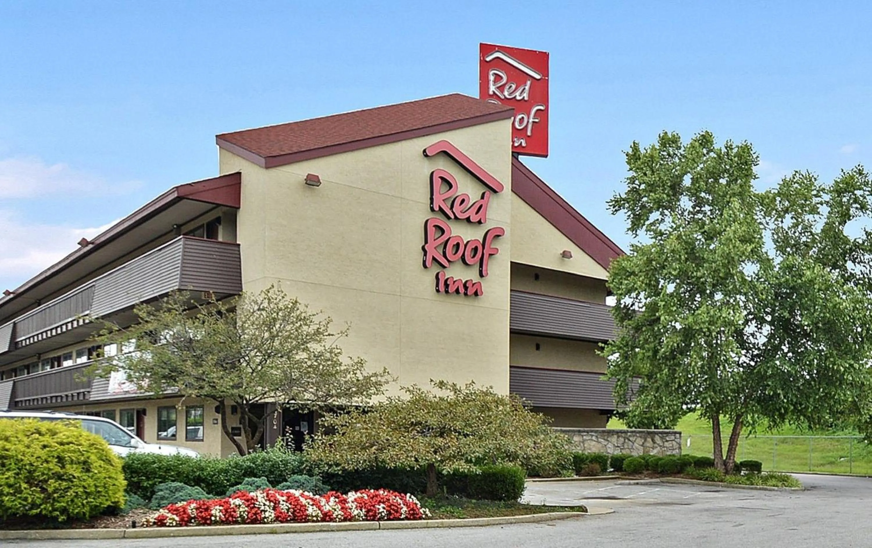 Property building in Red Roof Inn Louisville Expo Airport