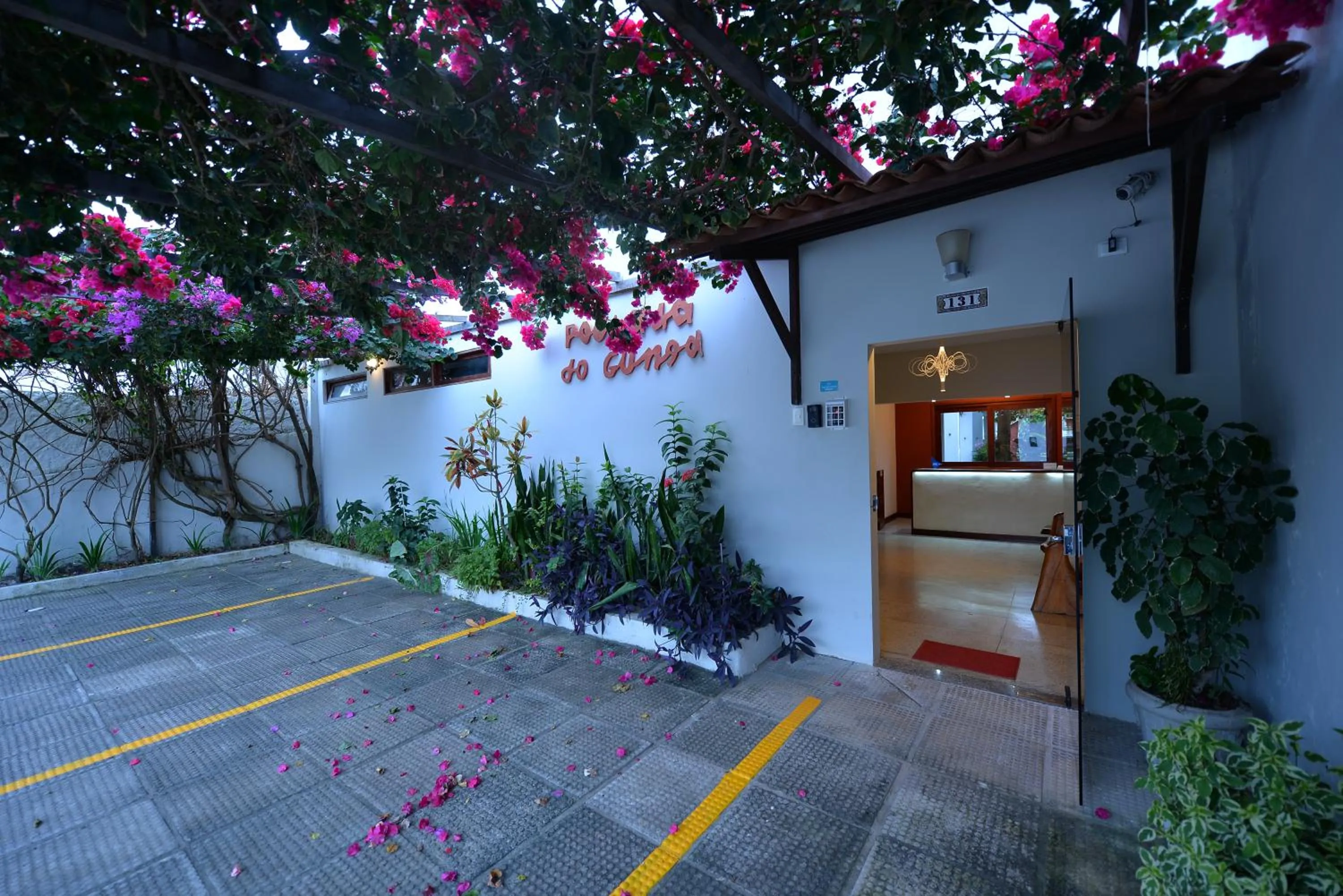 Facade/entrance in Pousada do Gunga