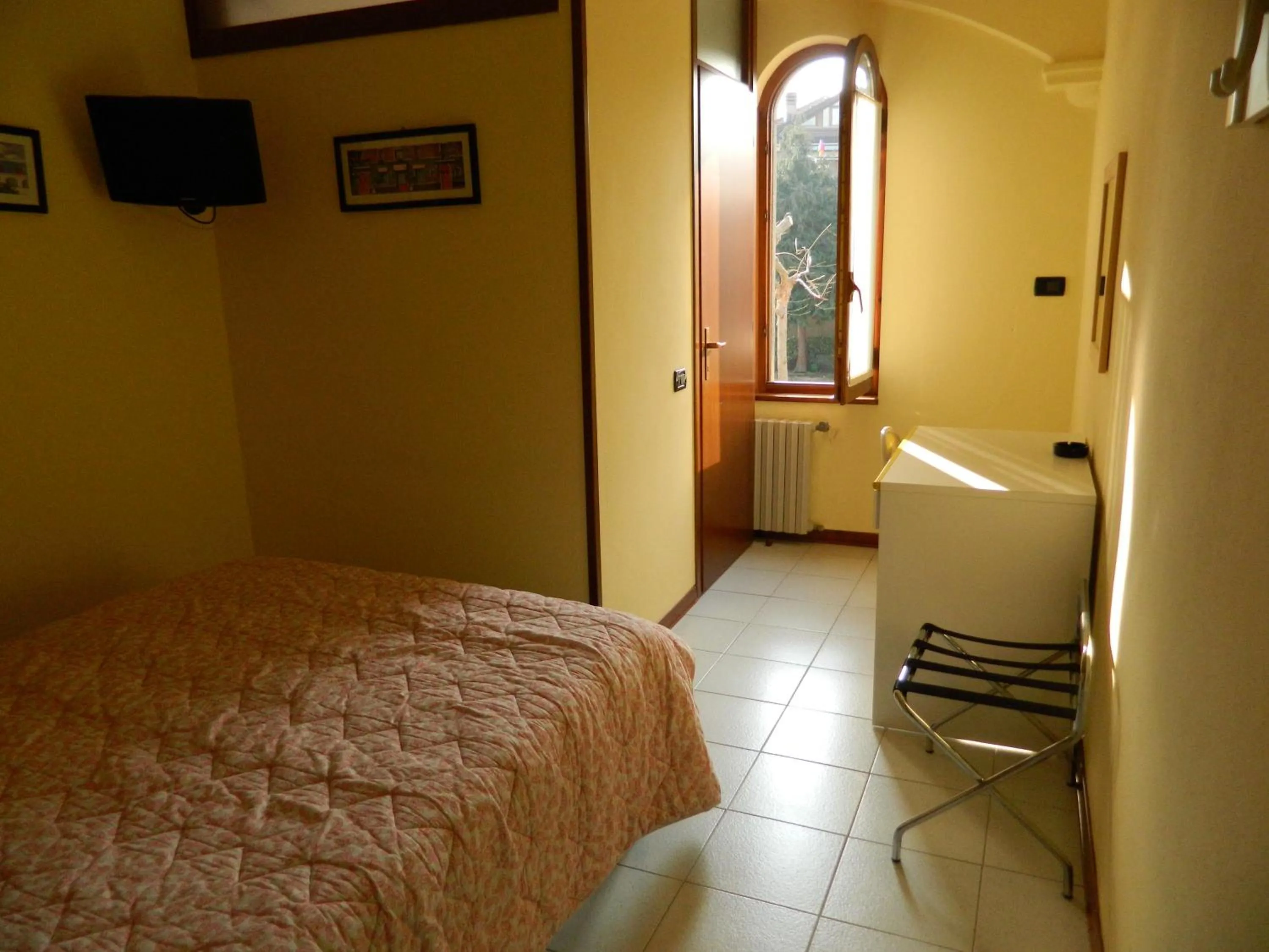 Photo of the whole room, Bed in Albergo Michieletto