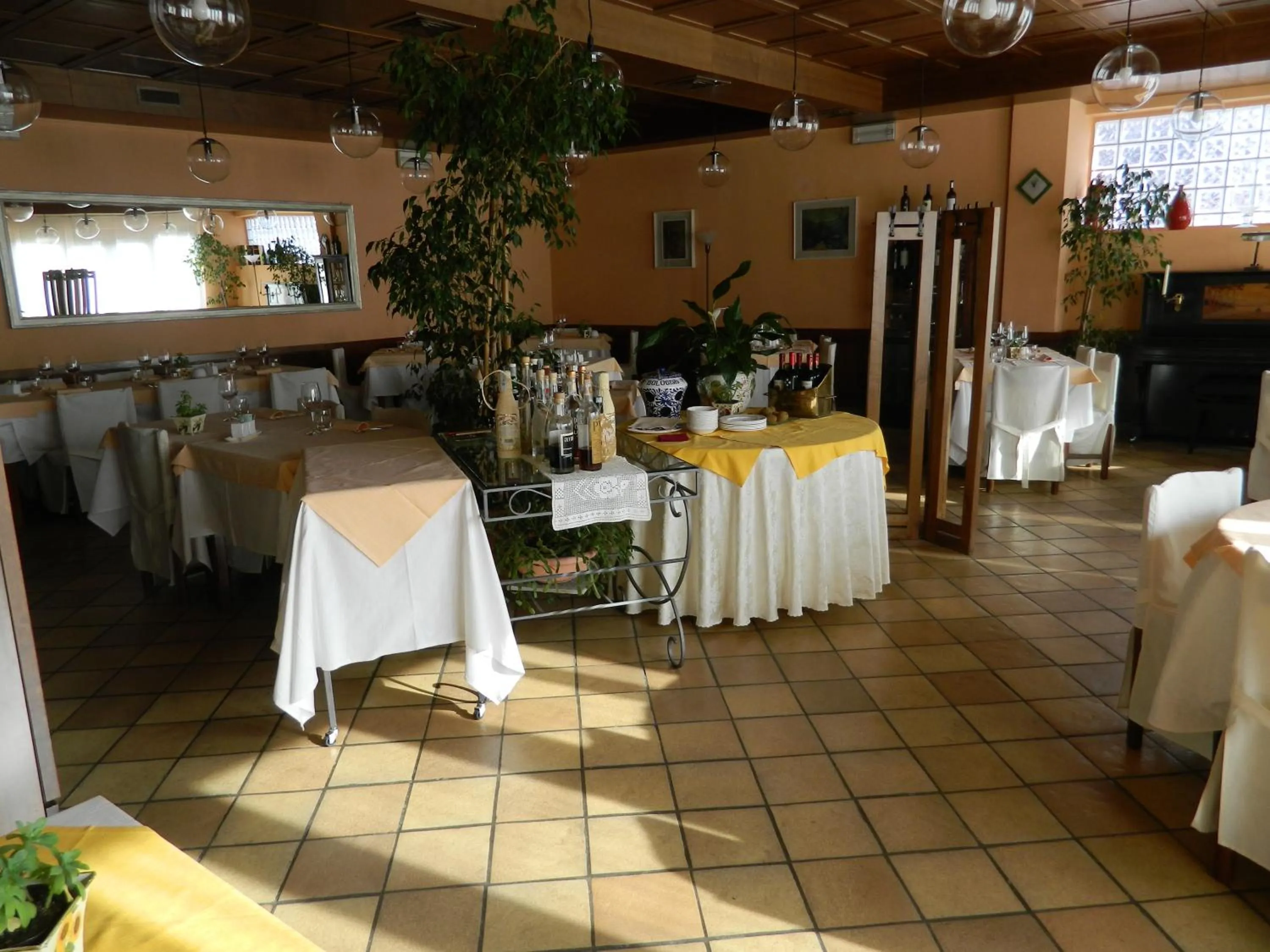 Dining area in Albergo Michieletto