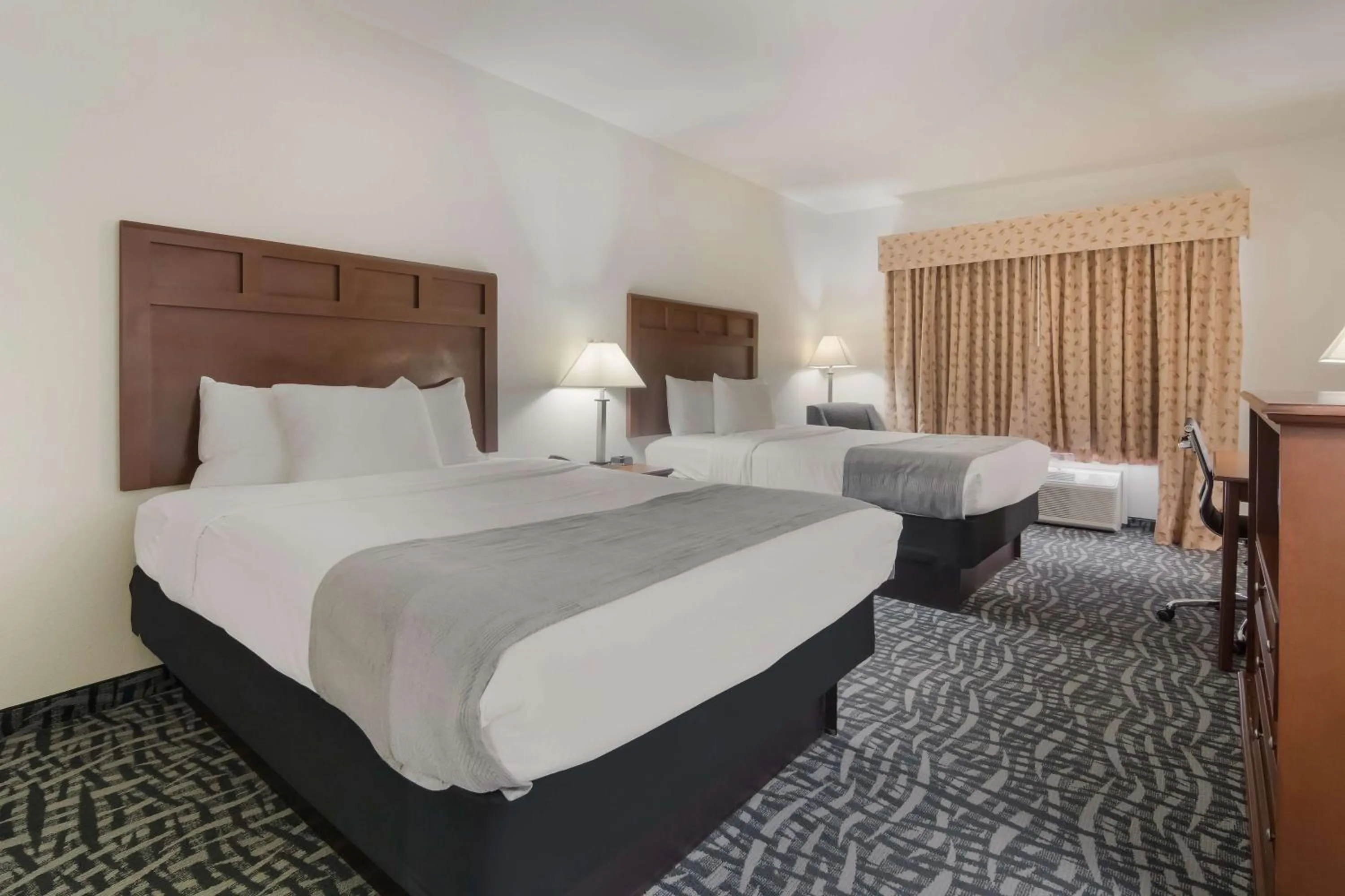 Bedroom, Bed in Best Western Comanche Inn