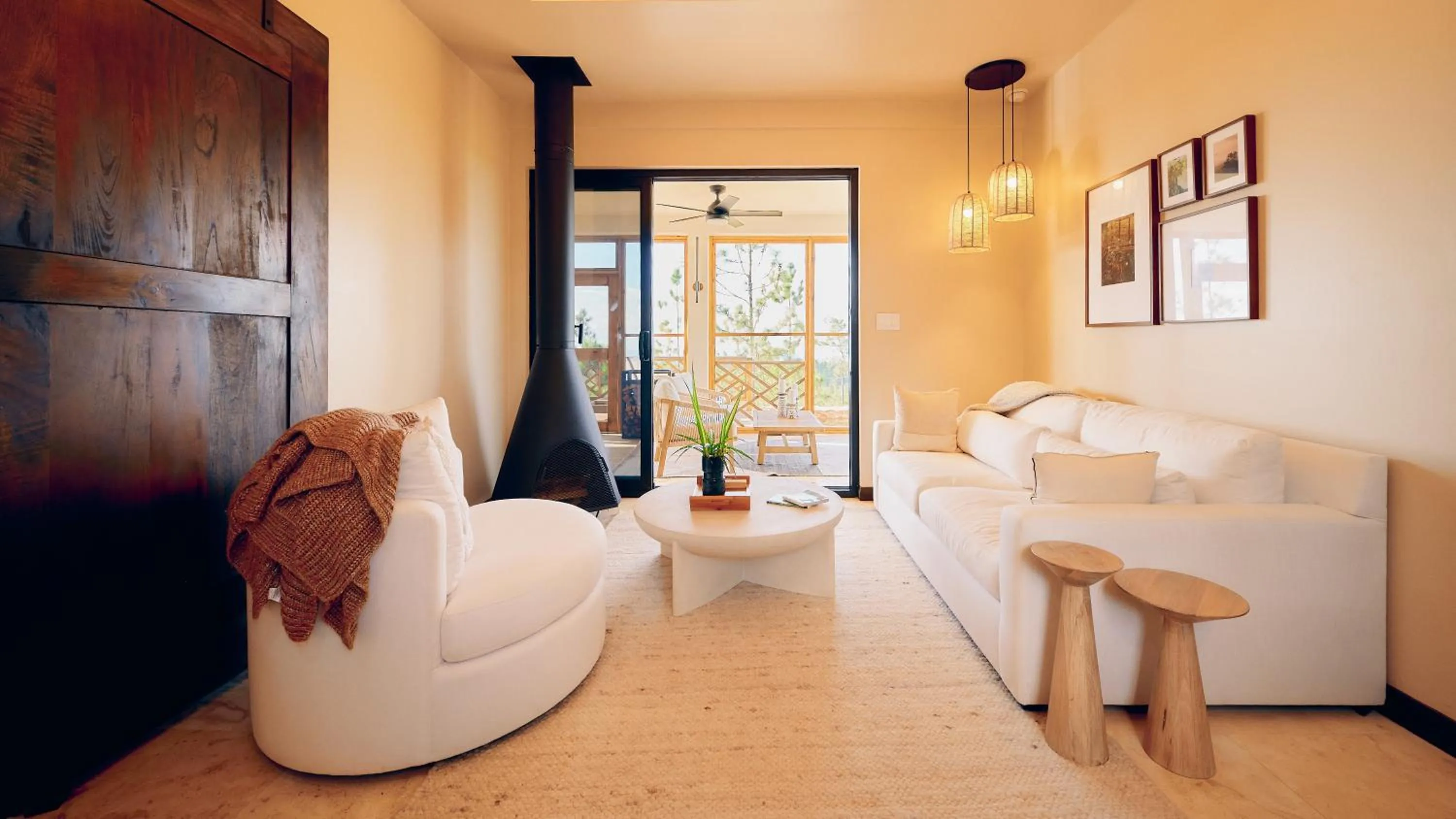 Bed in Hidden Valley Wilderness Lodge