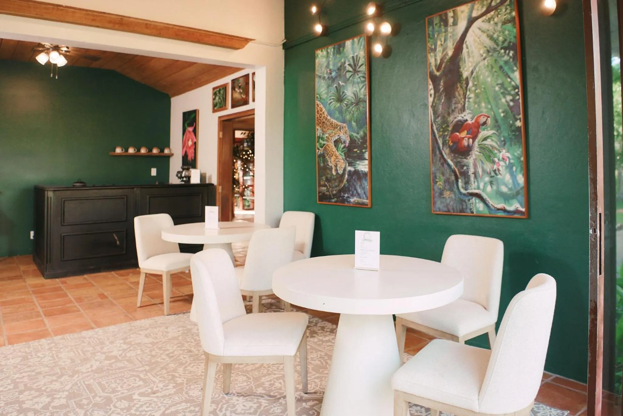 Restaurant/places to eat in Hidden Valley Wilderness Lodge