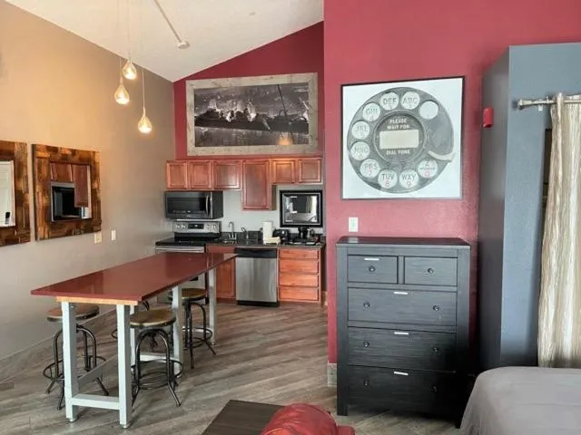 River Hills Hotel- Mankato