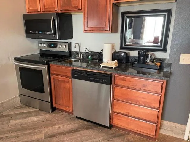 River Hills Hotel- Mankato