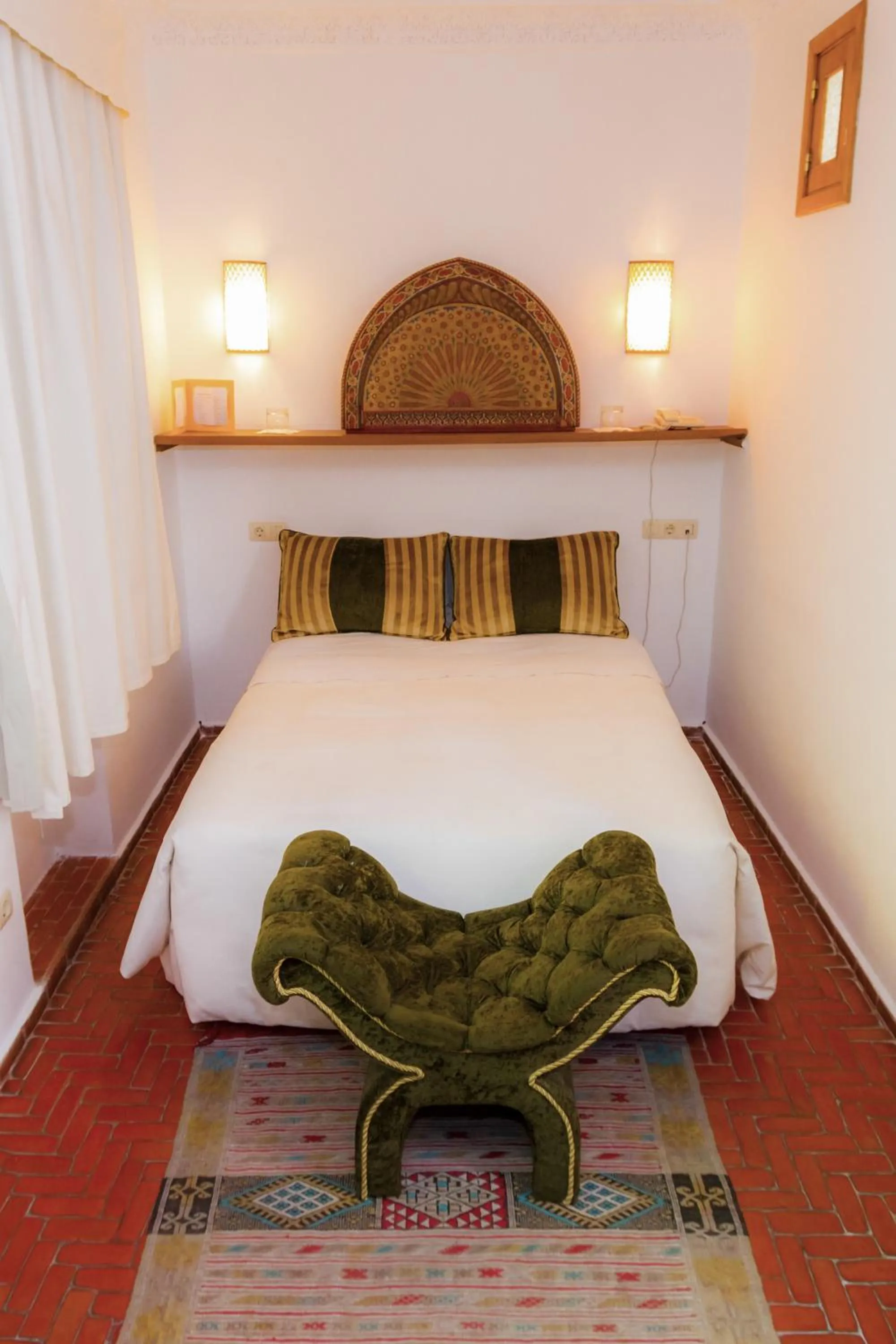 Bedroom, Bed in Hotel Blanco Riad