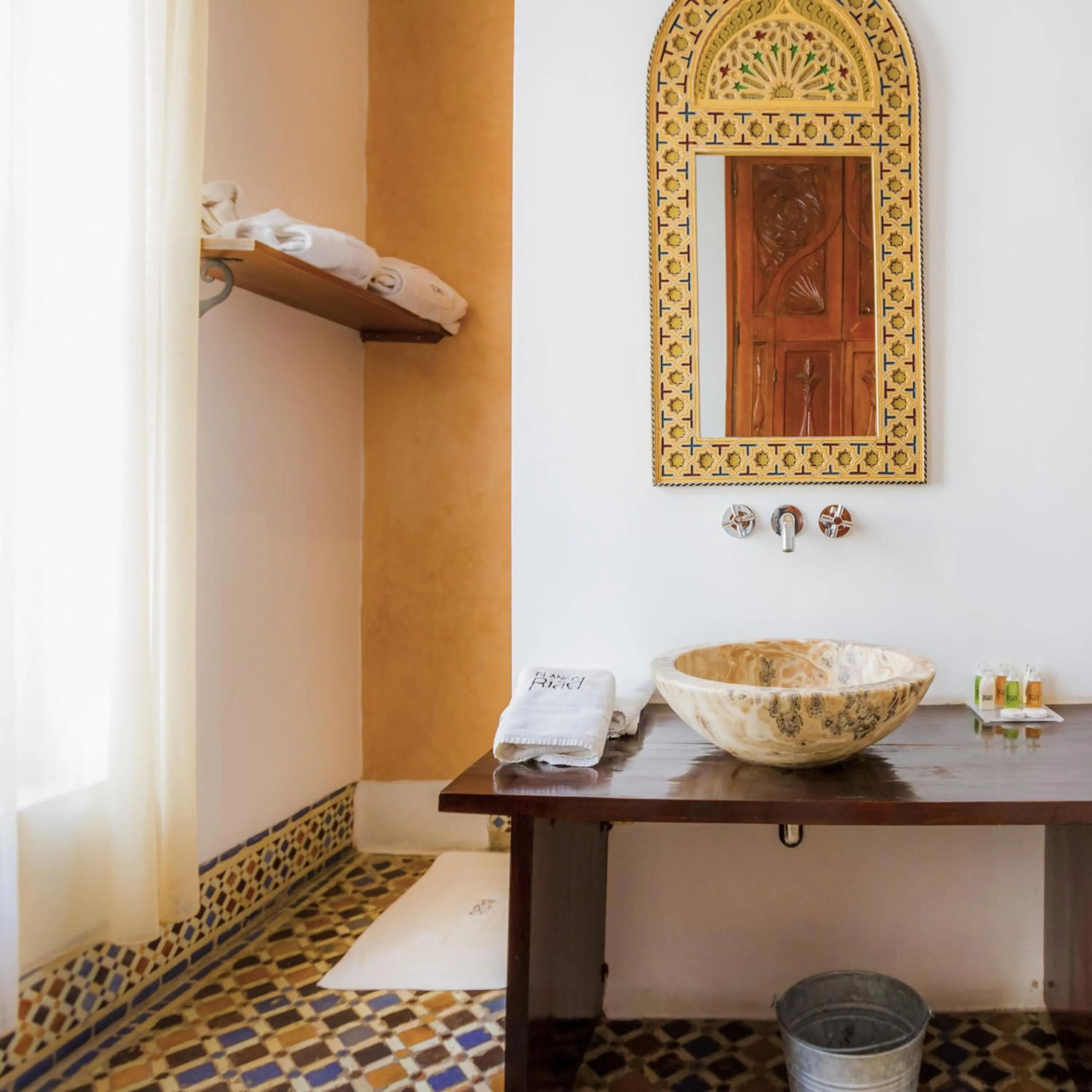 Bathroom in Hotel Blanco Riad