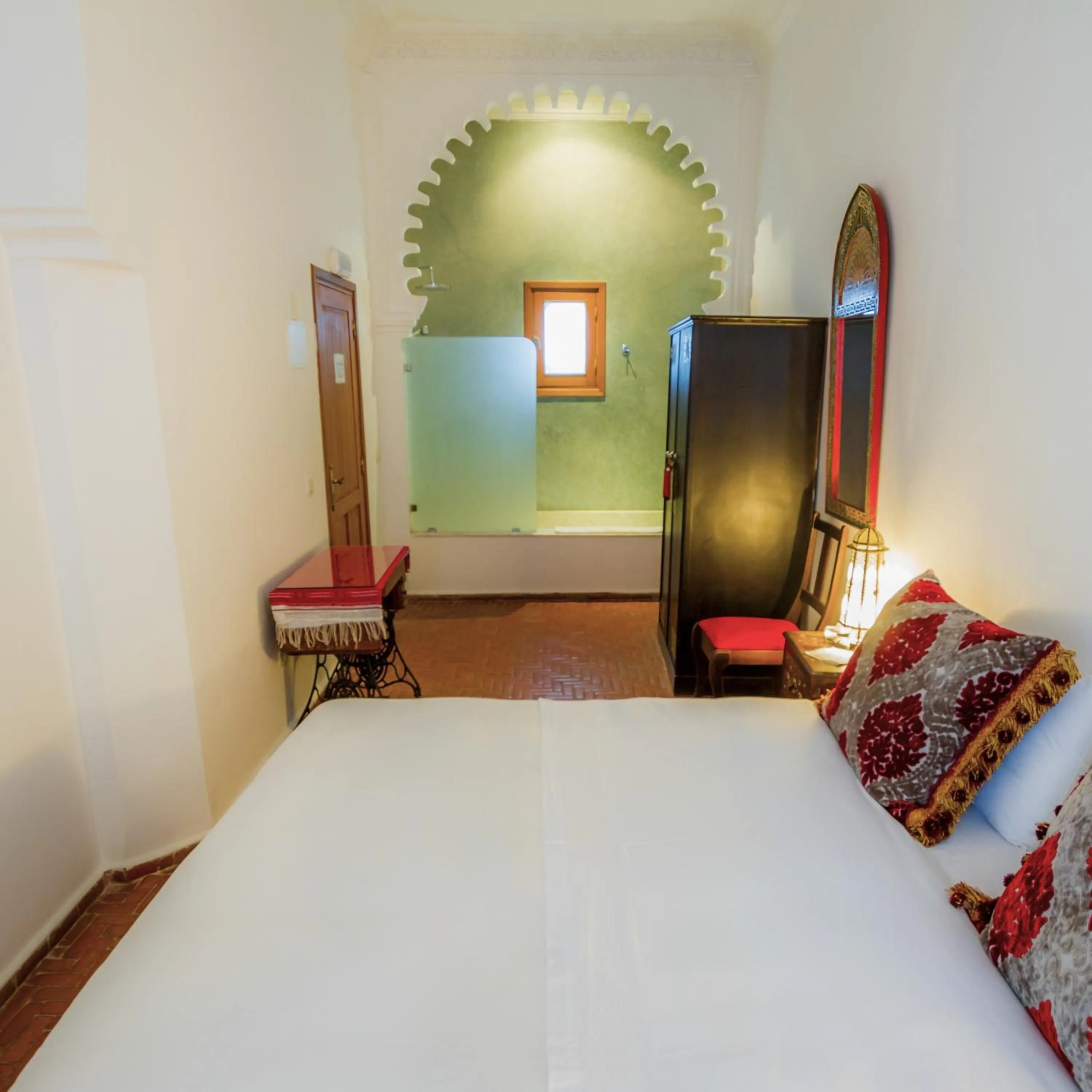 Bedroom, Bed in Hotel Blanco Riad
