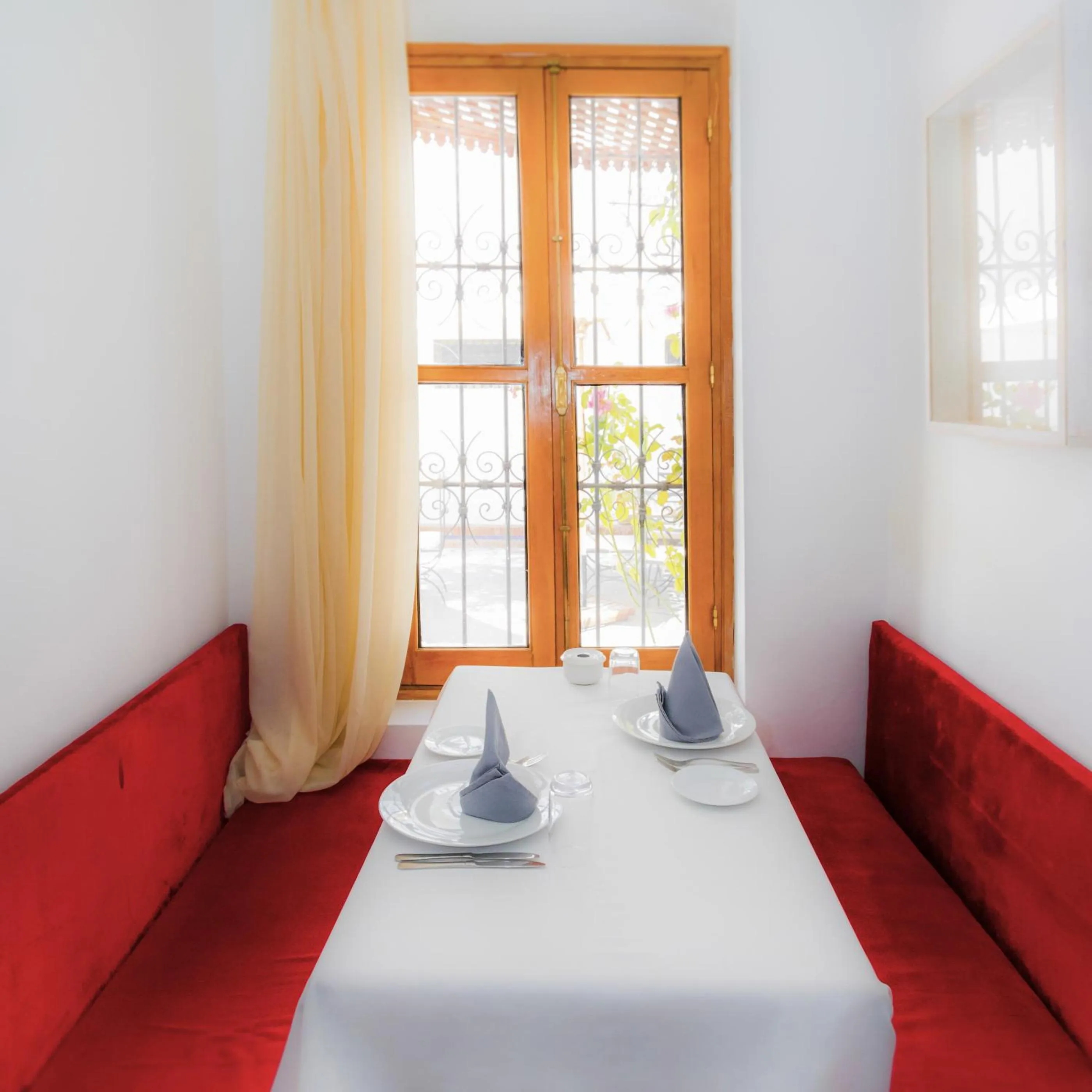 Dining area in Hotel Blanco Riad