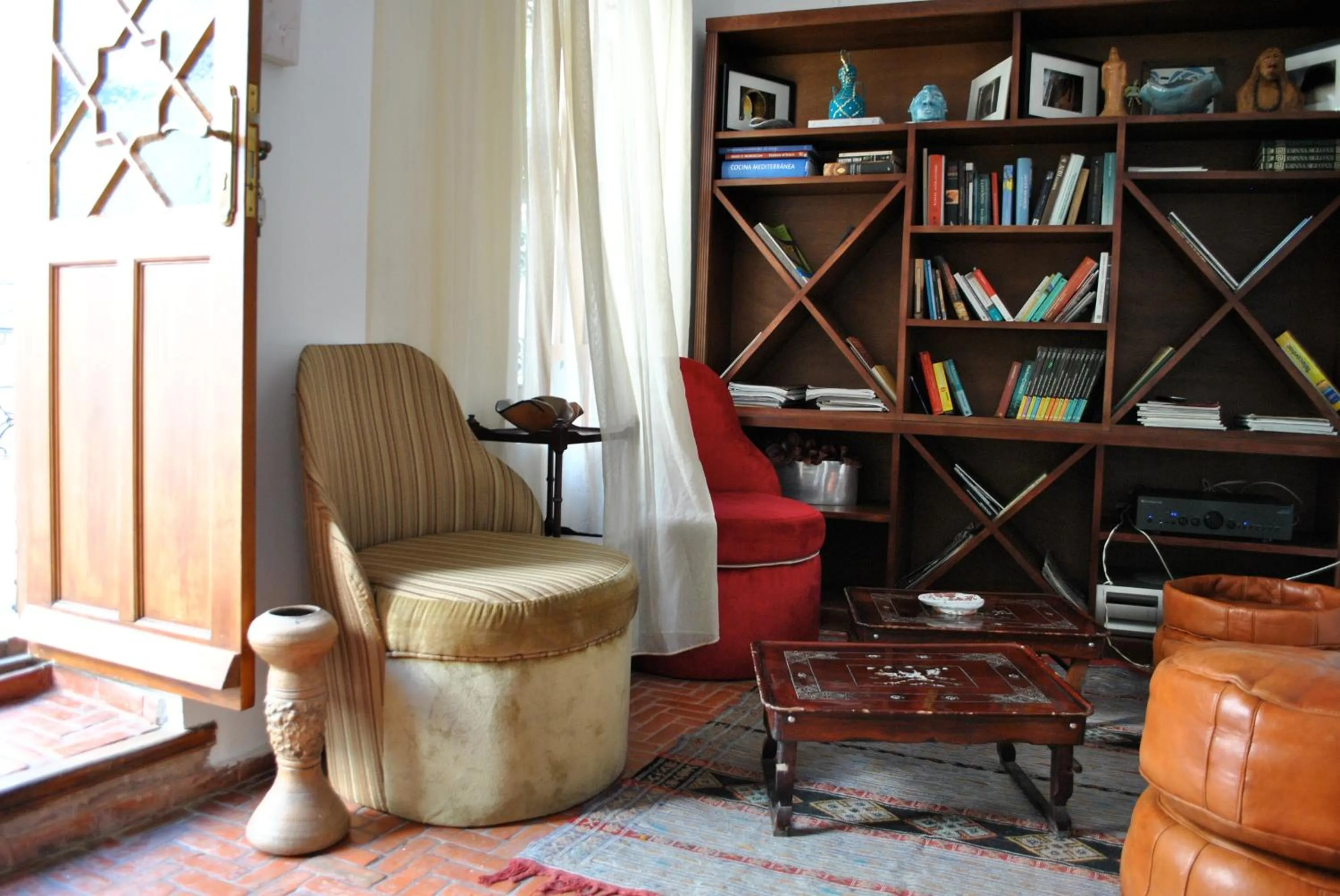 Library in Hotel Blanco Riad
