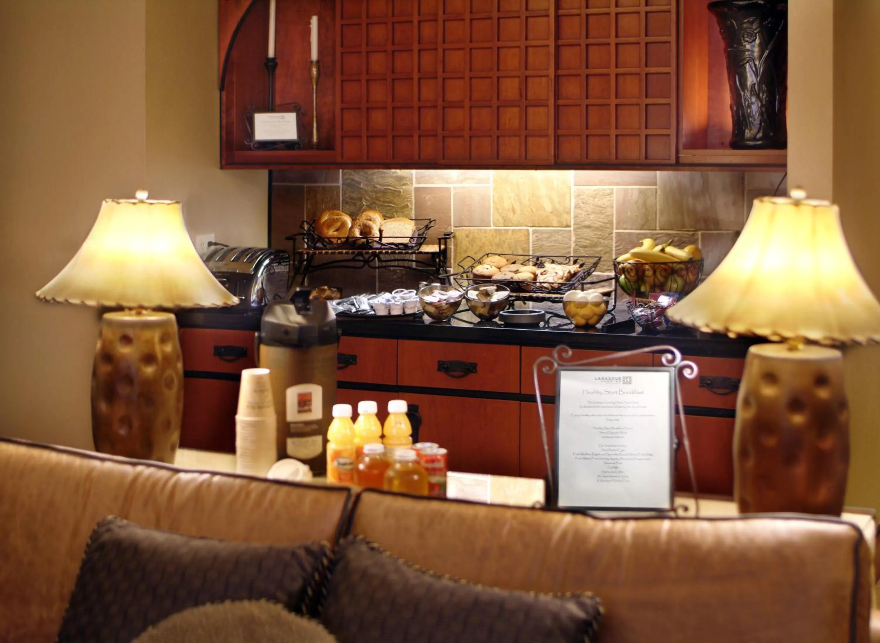 Food and drinks in Larkspur Landing Extended Stay Suites Folsom