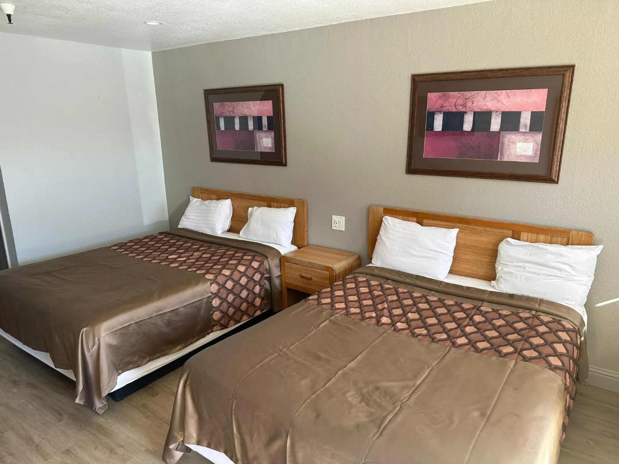 Bed in Morgan Hill Inn