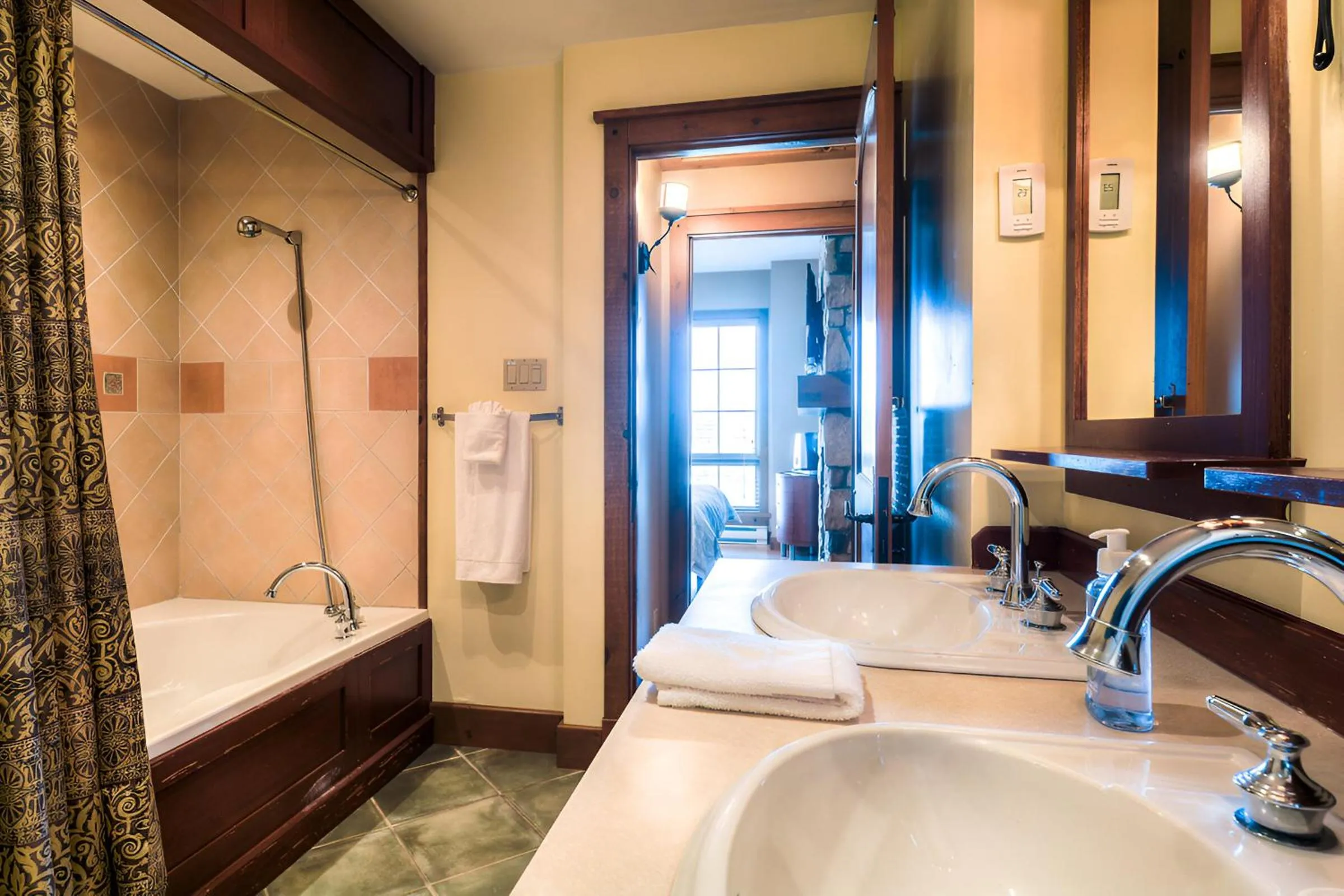 Shower in Luxurious Equinoxe Ski-in/Ski-out