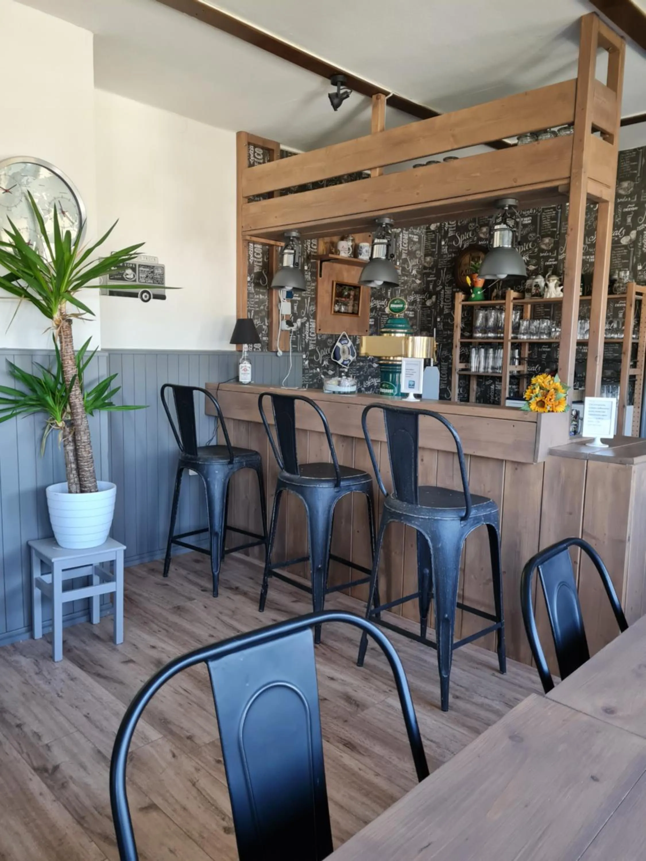 Lounge or bar in Welt Lodge