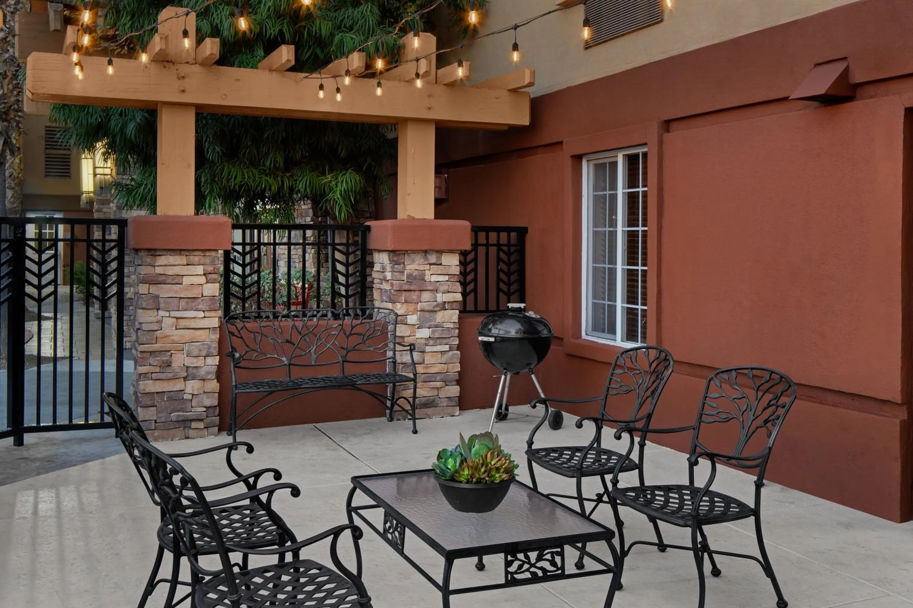 BBQ facilities in Larkspur Landing Extended Stay Suites Hillsboro