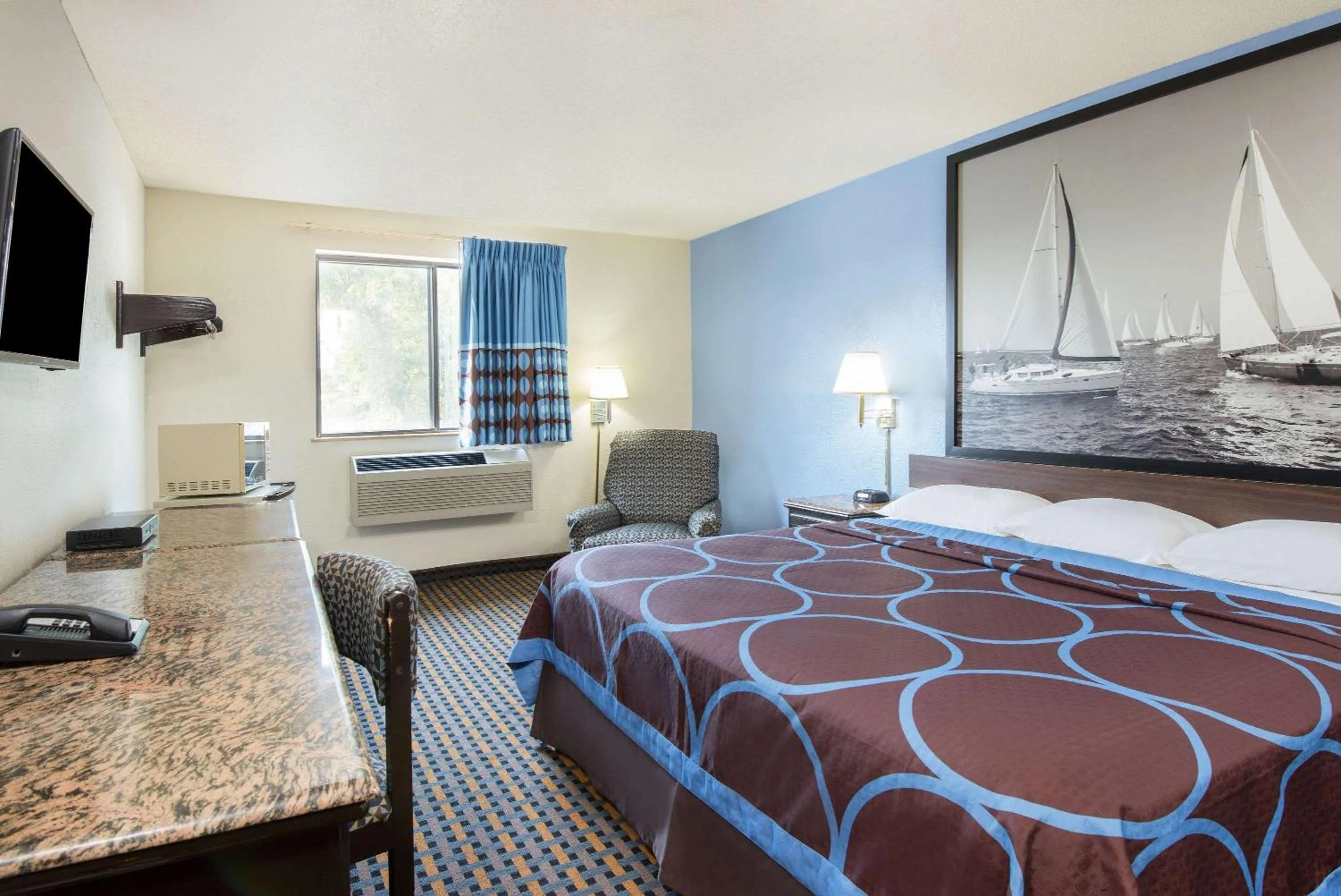 Photo of the whole room, Bed in Super 8 by Wyndham New Castle