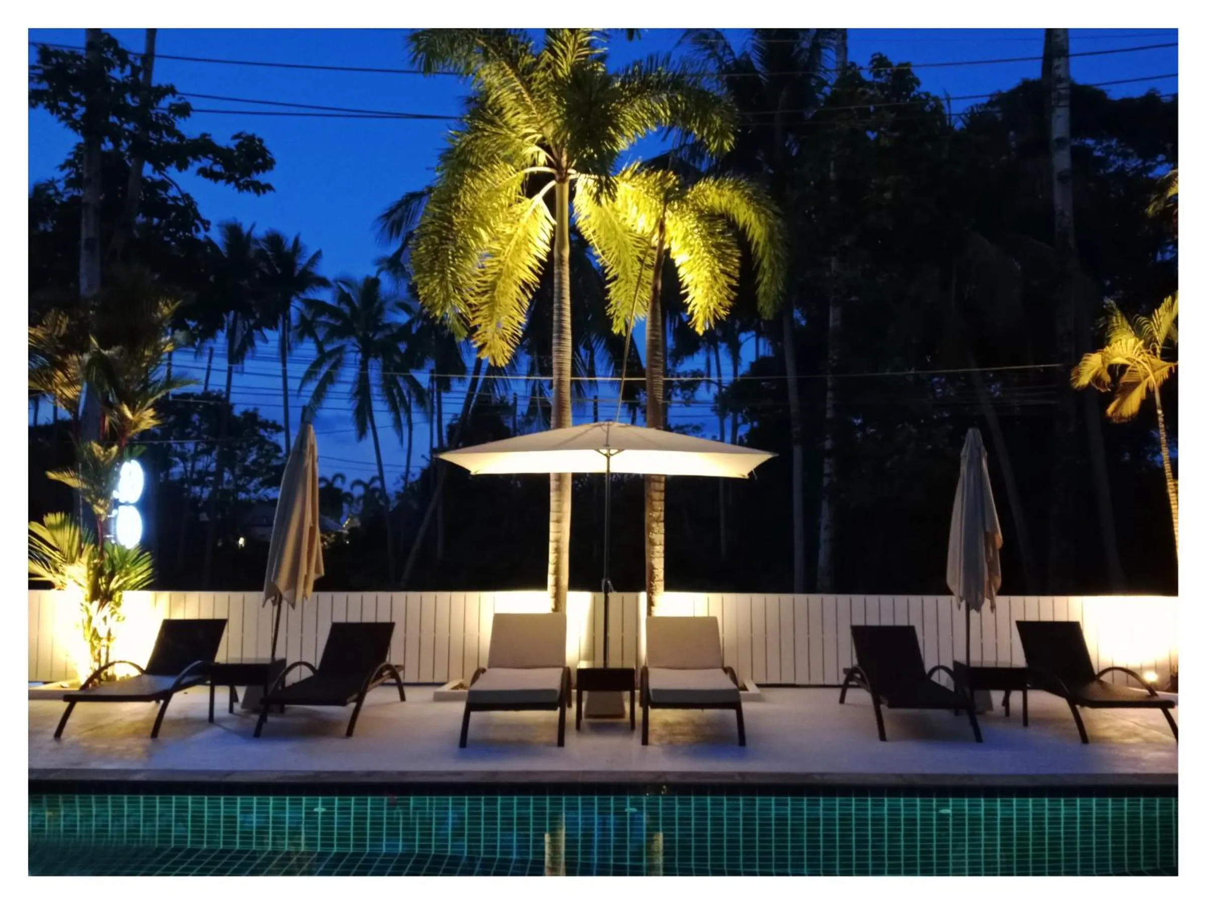 Pool view in Ampha Place Hotel