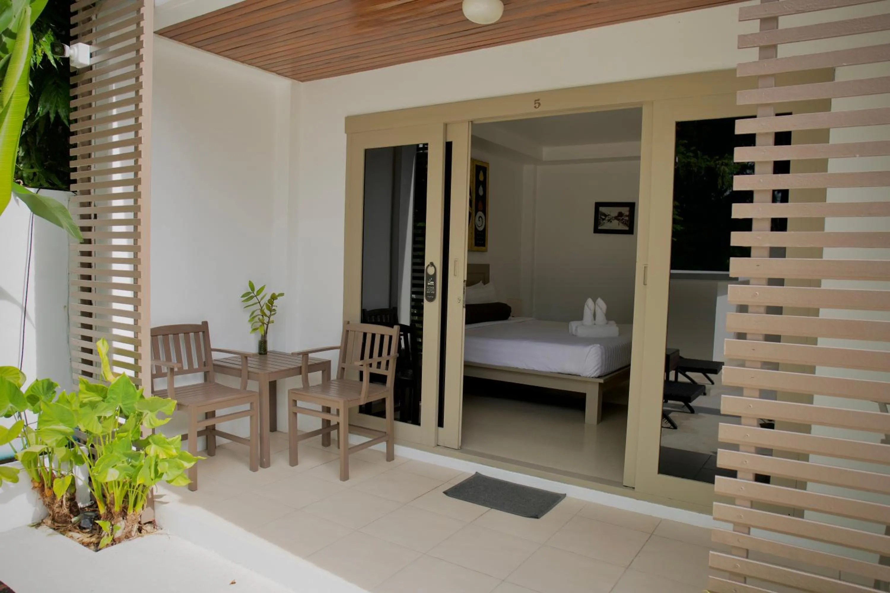 Bed in Ampha Place Hotel