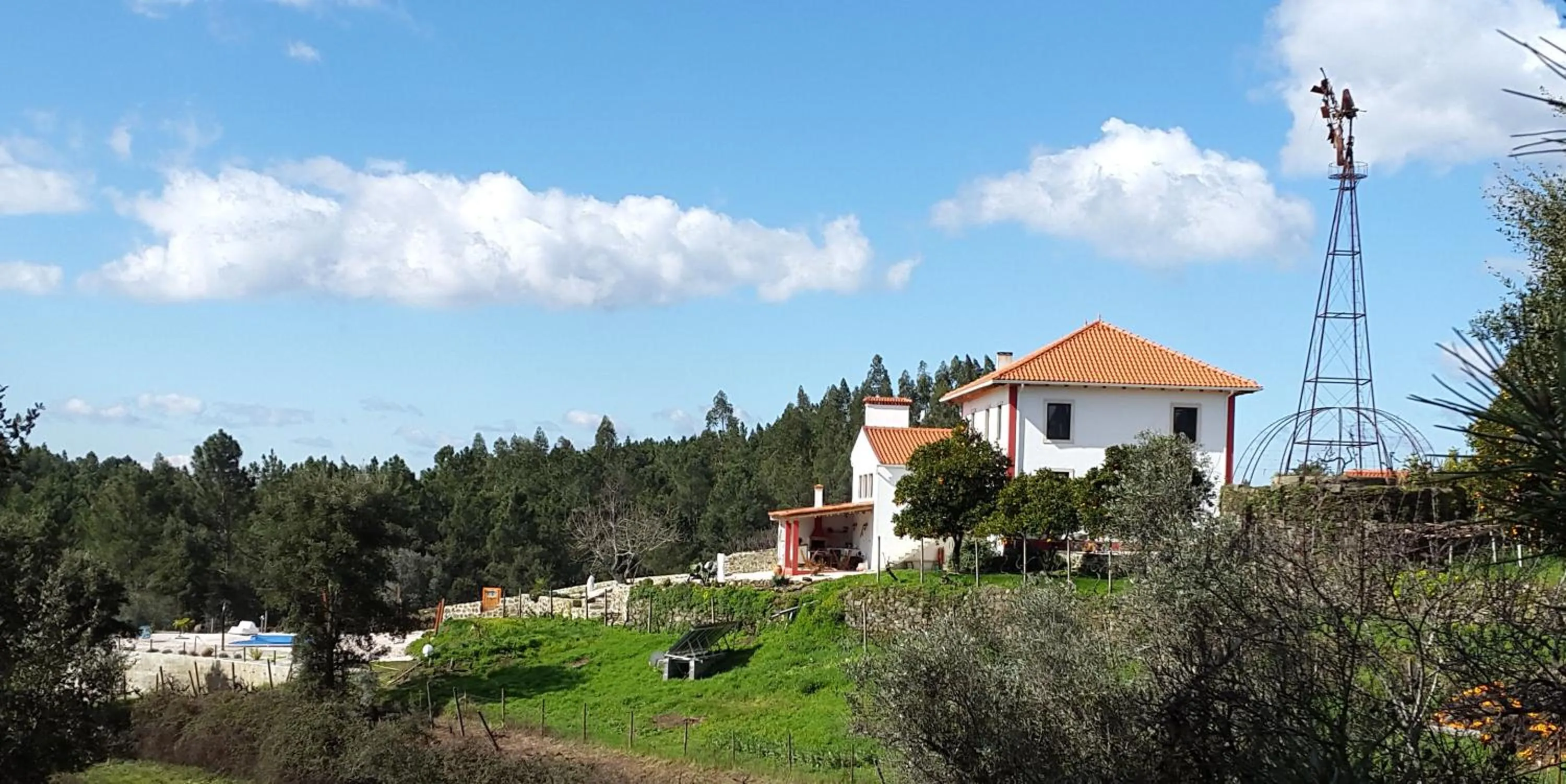 Property building in Quinta Quatro Ventos