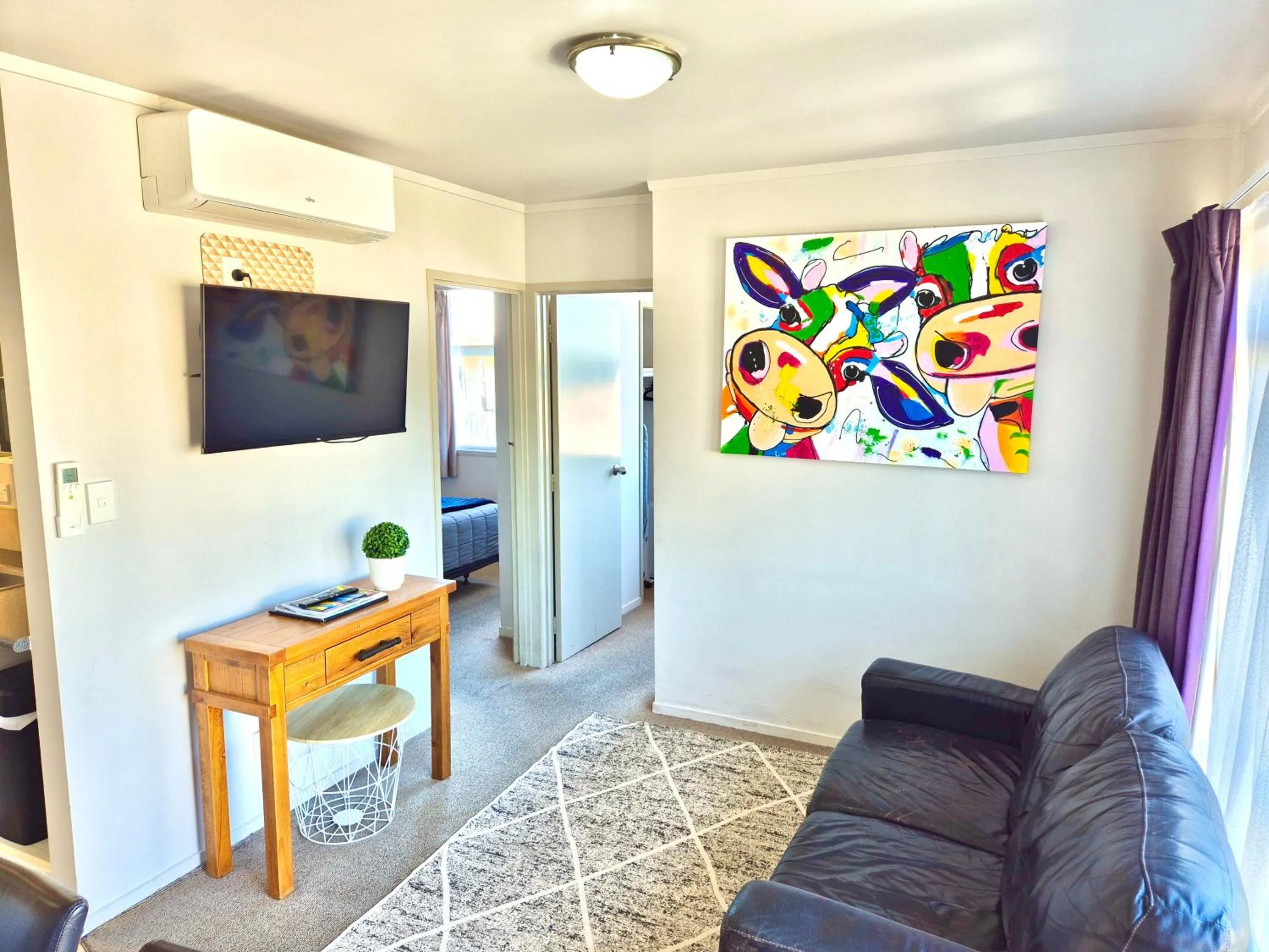 Absolute Lake View Motel