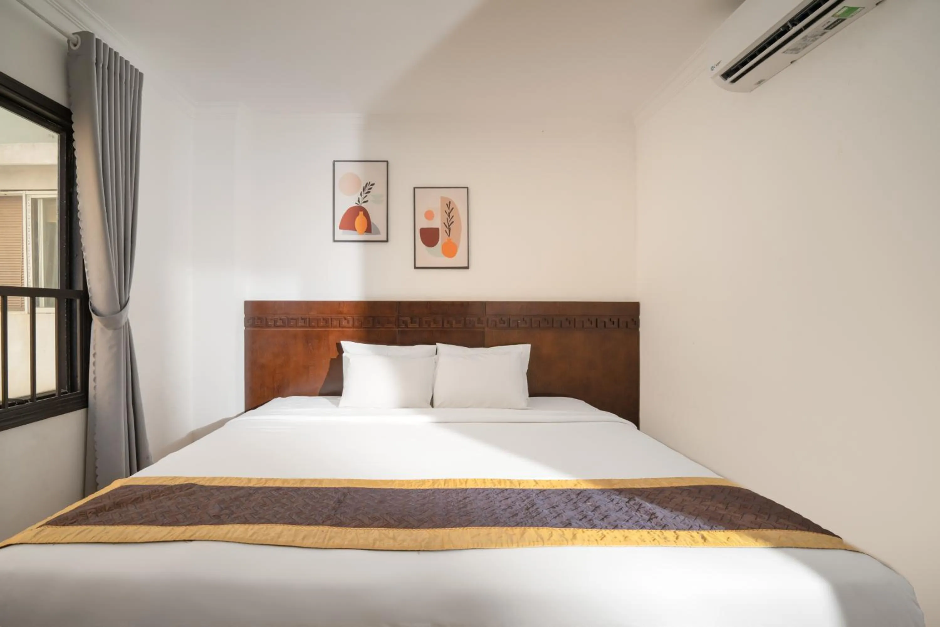 Bed in Zenta Sea View Hotel